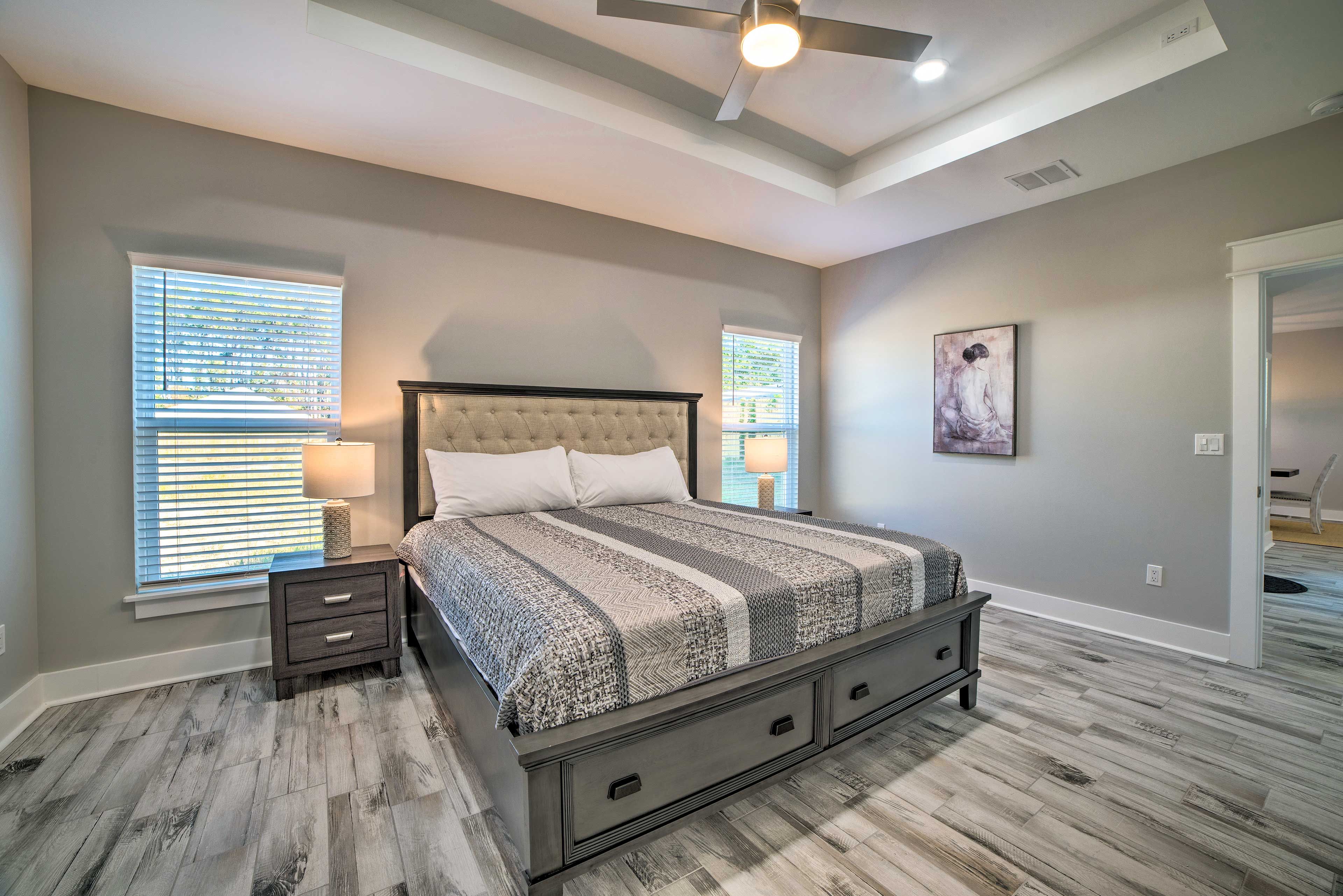 Bedroom 1 | King Bed
