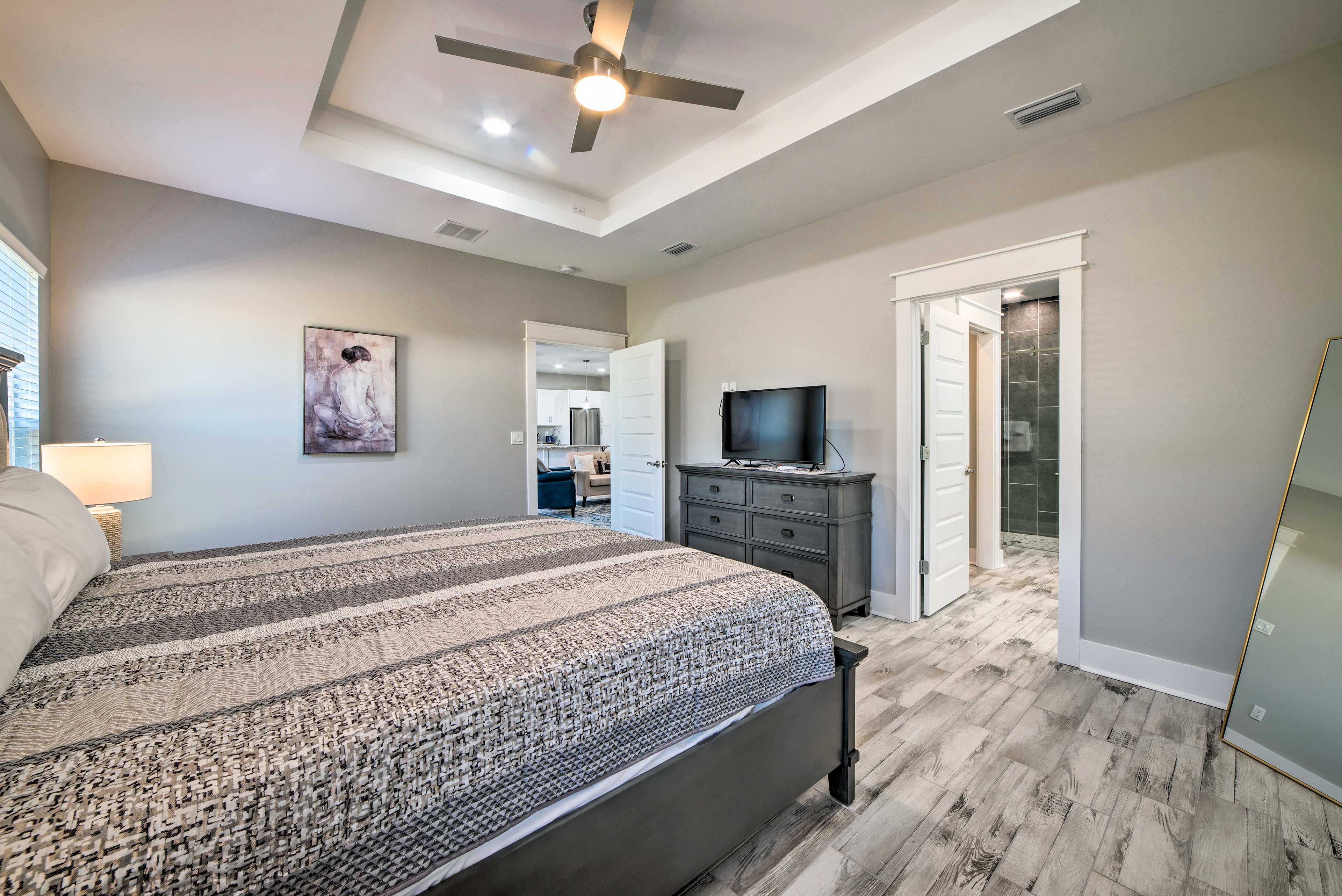 Bedroom 1 | Smart TV | En-Suite Bathroom