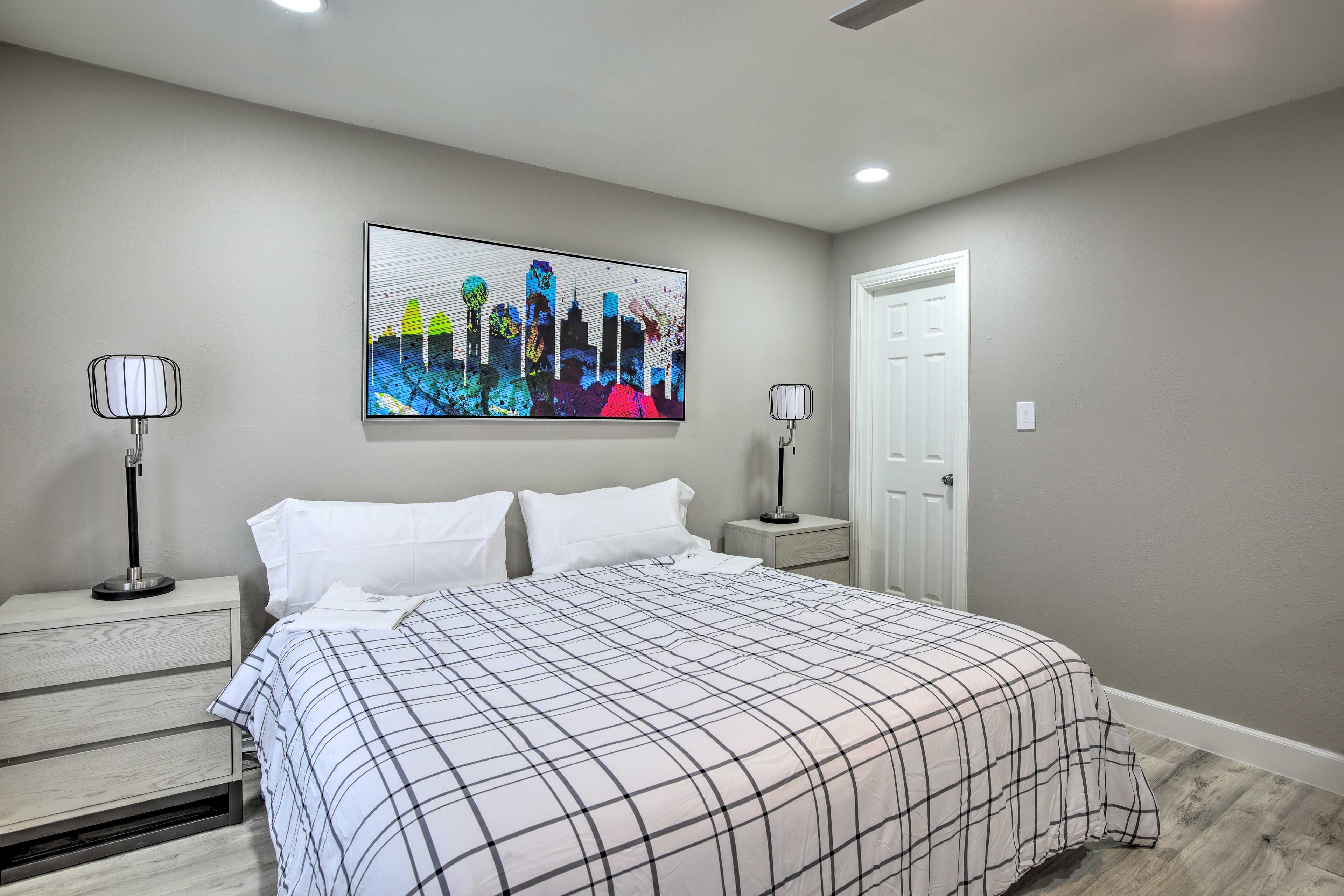 Bedroom 1 | King Bed | Linens Provided
