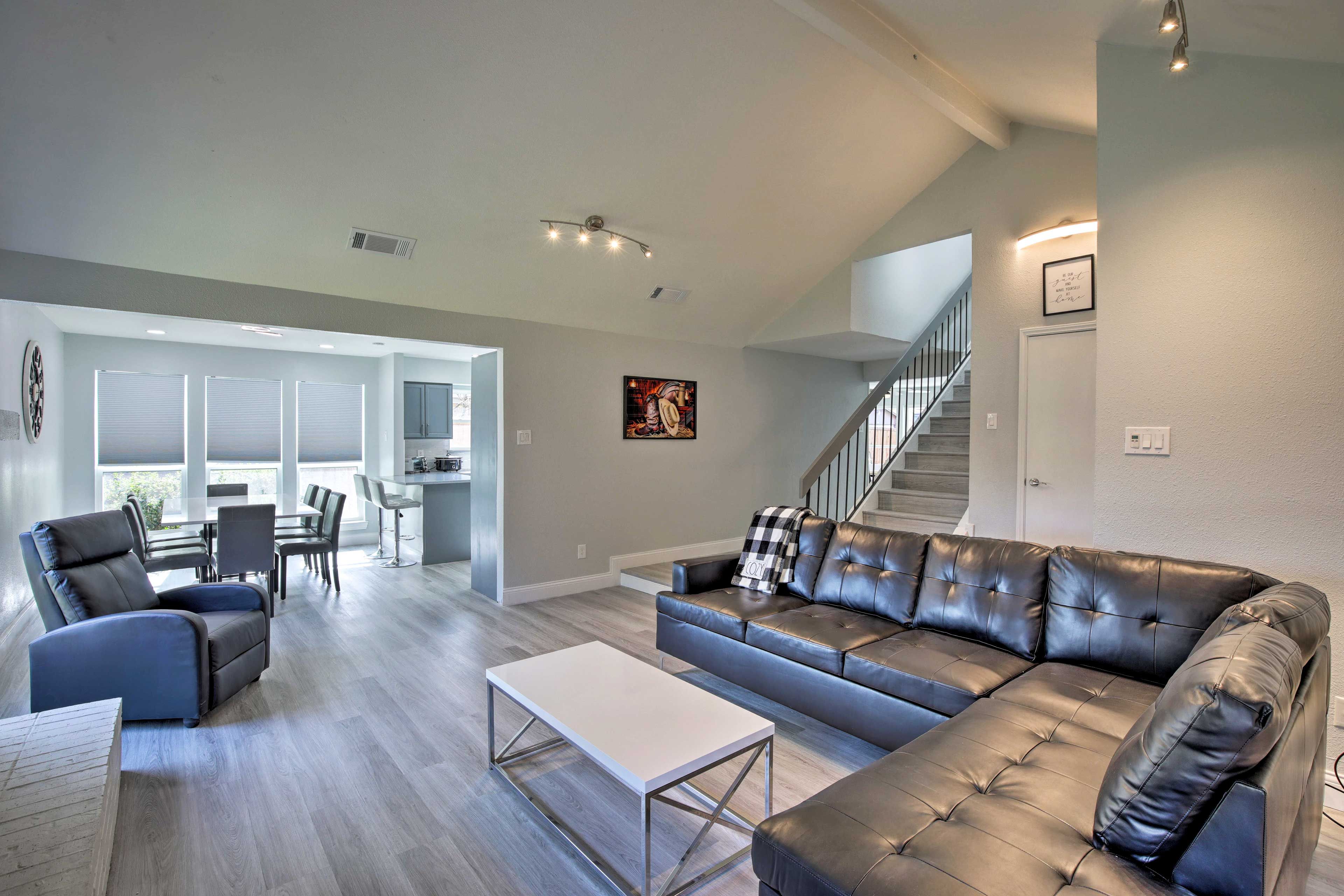 Living Room | Free WiFi (400 Mbps) | Smart TV