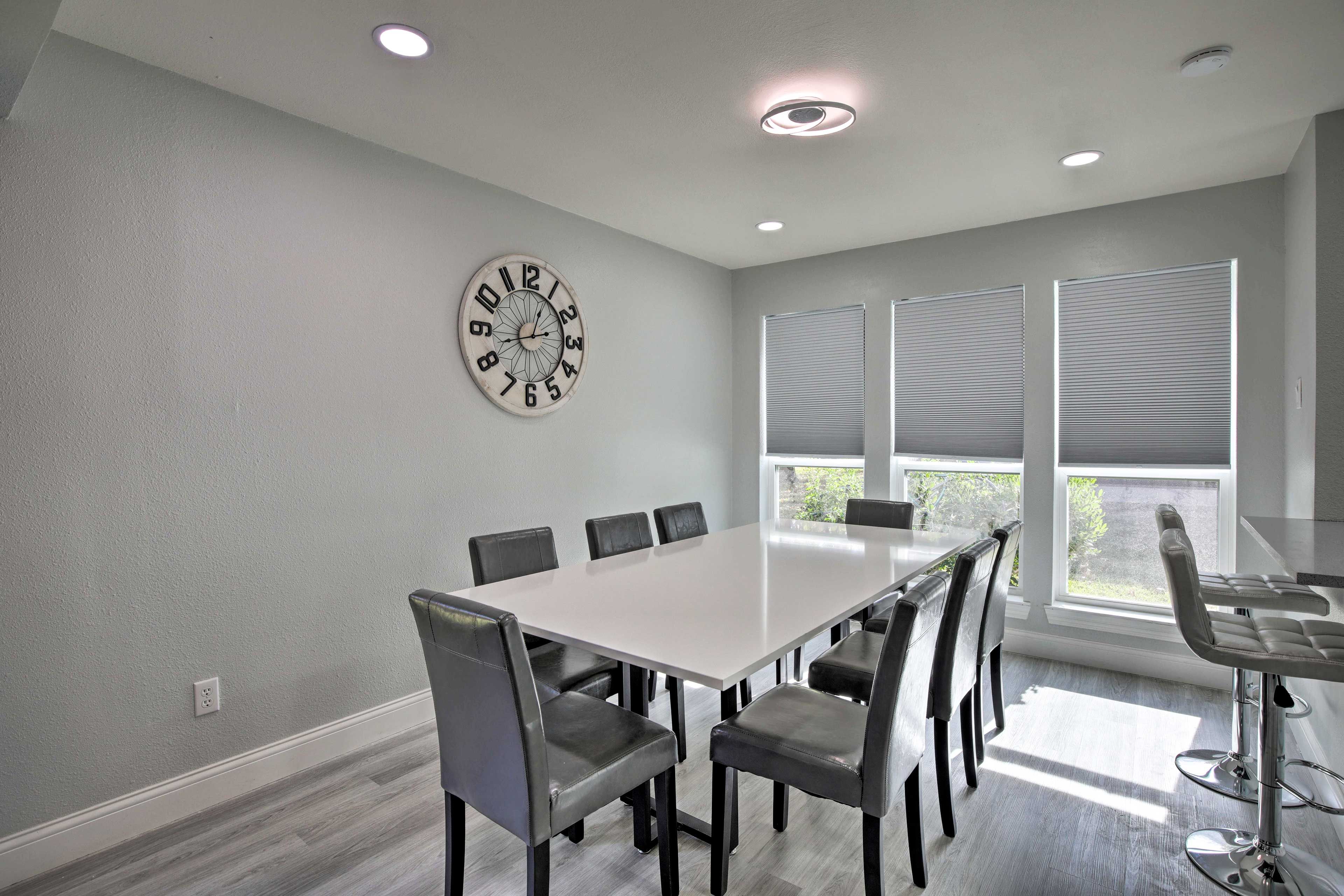 Dining Room | Dishware/Flatware