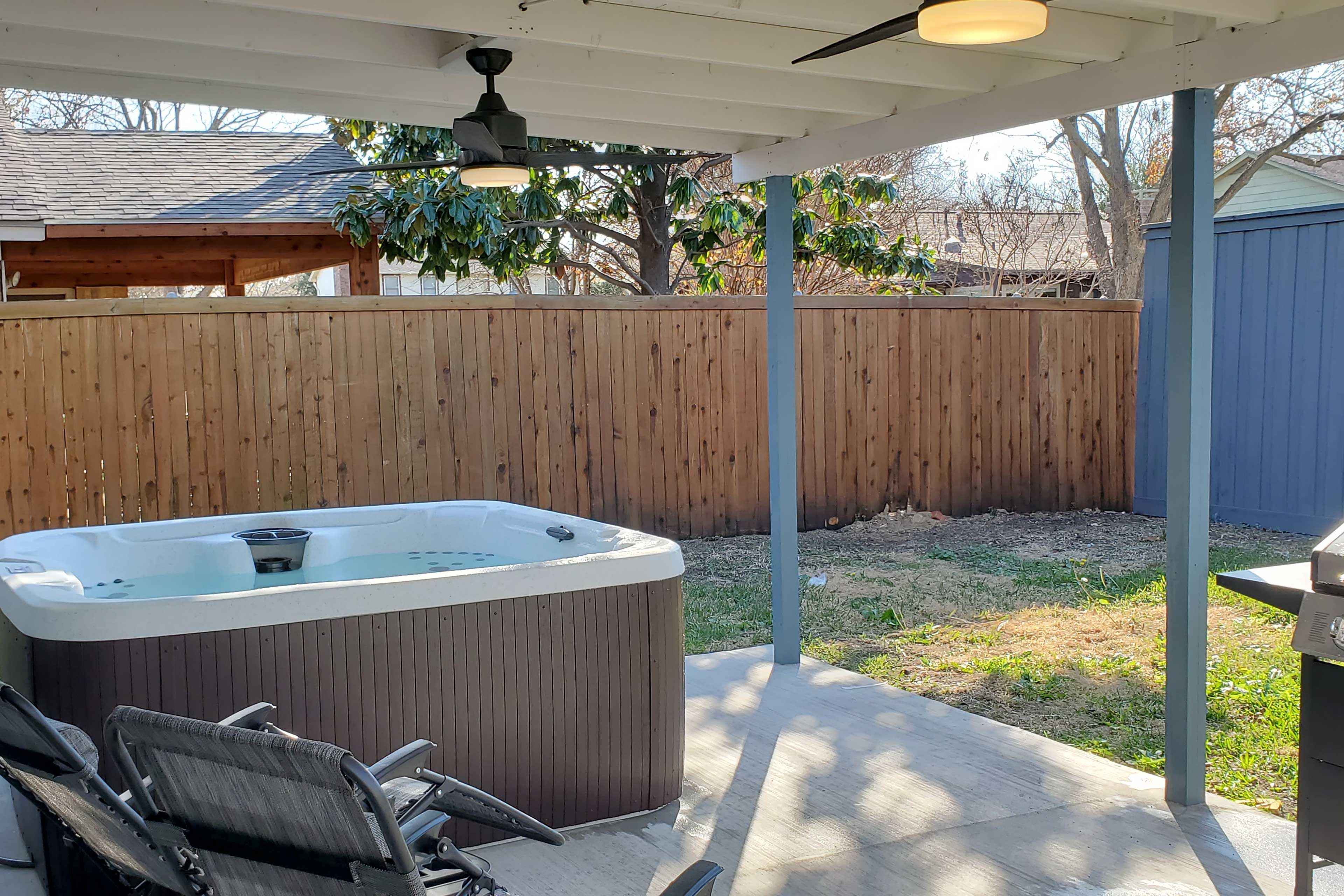 Back Patio | Hot Tub w/ 65 Jets & LED Lights