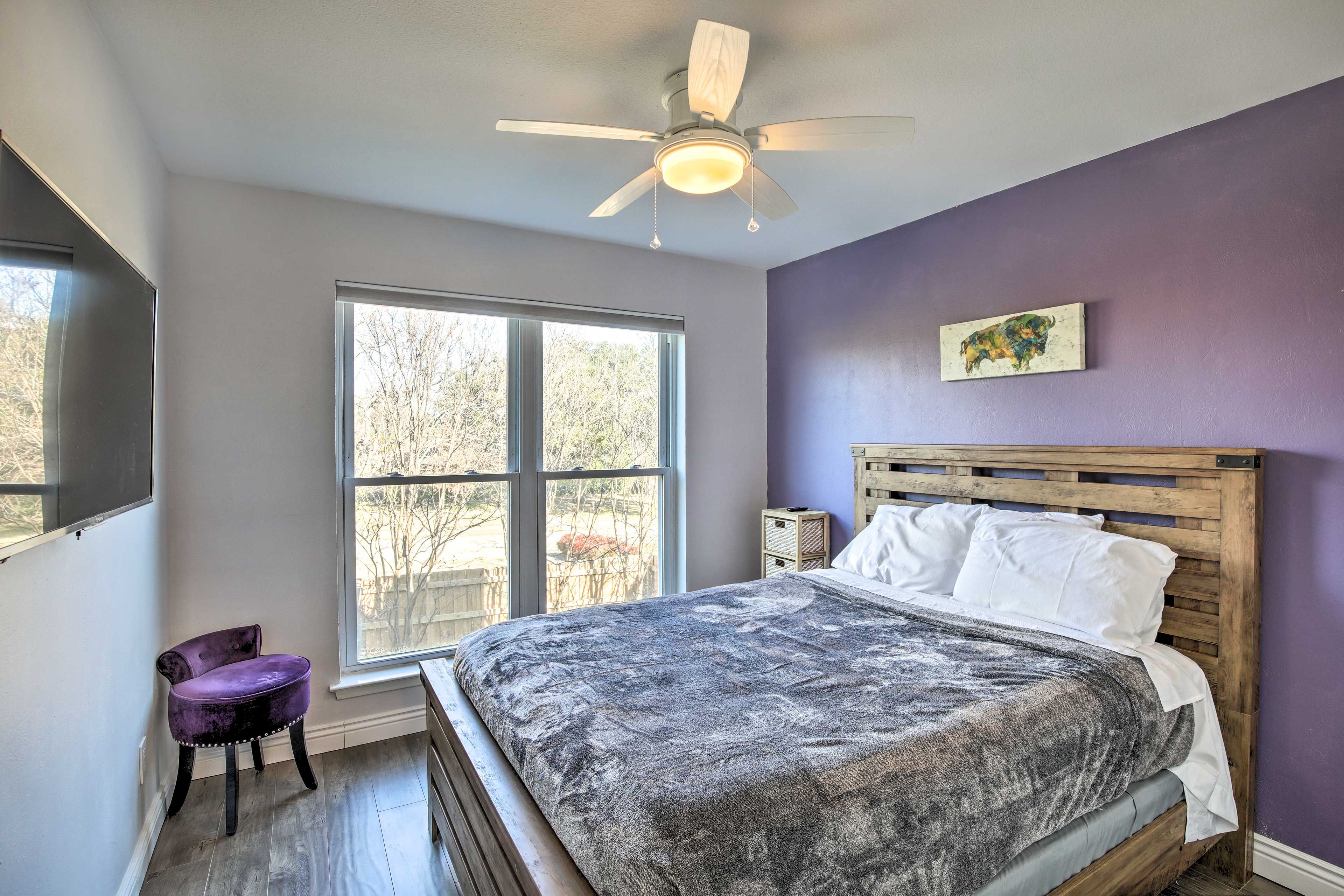 Bedroom 3 | Queen Bed | 2nd Floor | Smart TV