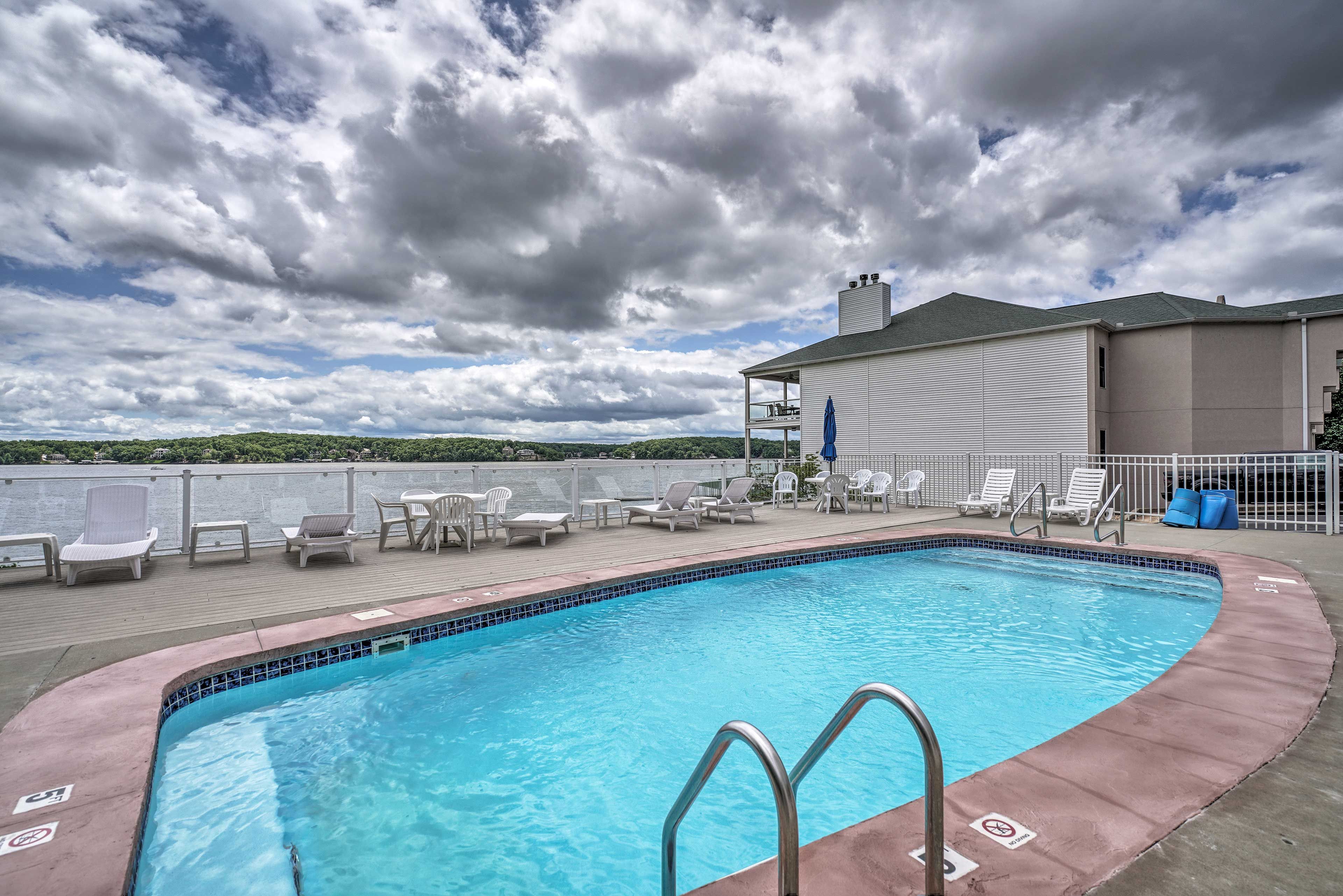 Community Amenities | Outdoor Pool