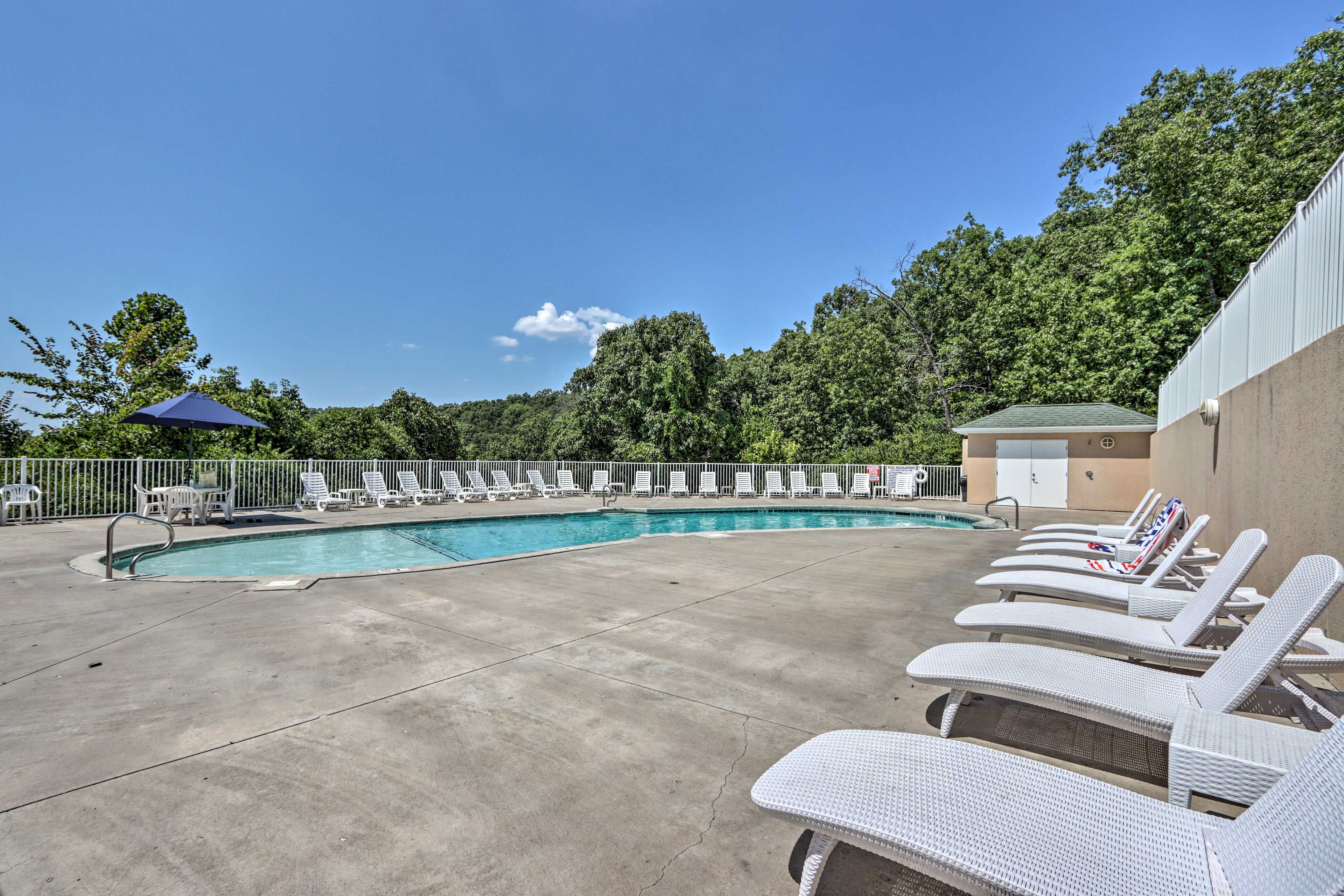 Community Amenities | Outdoor Pool