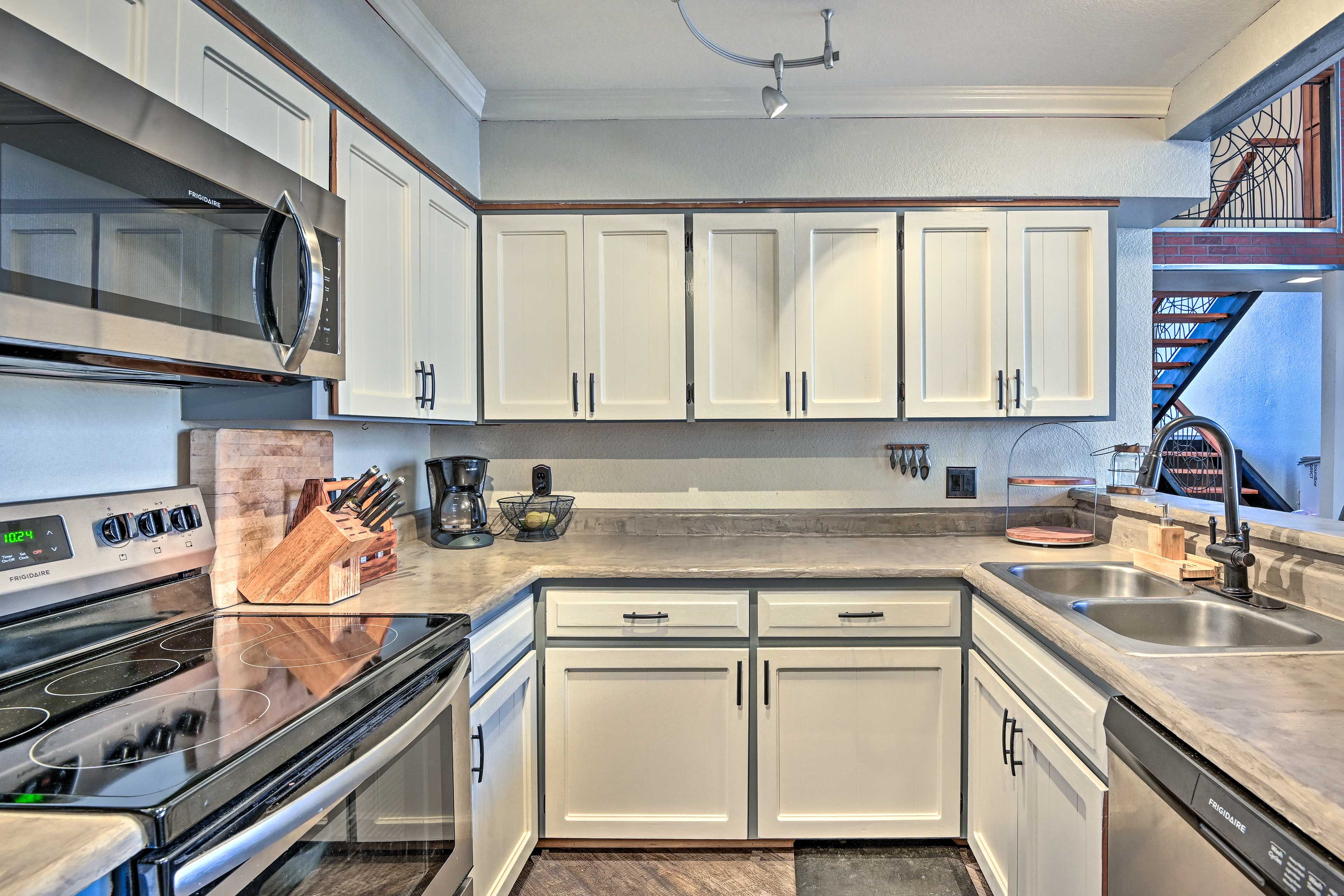 Kitchen | Espresso Maker | Complimentary Spices