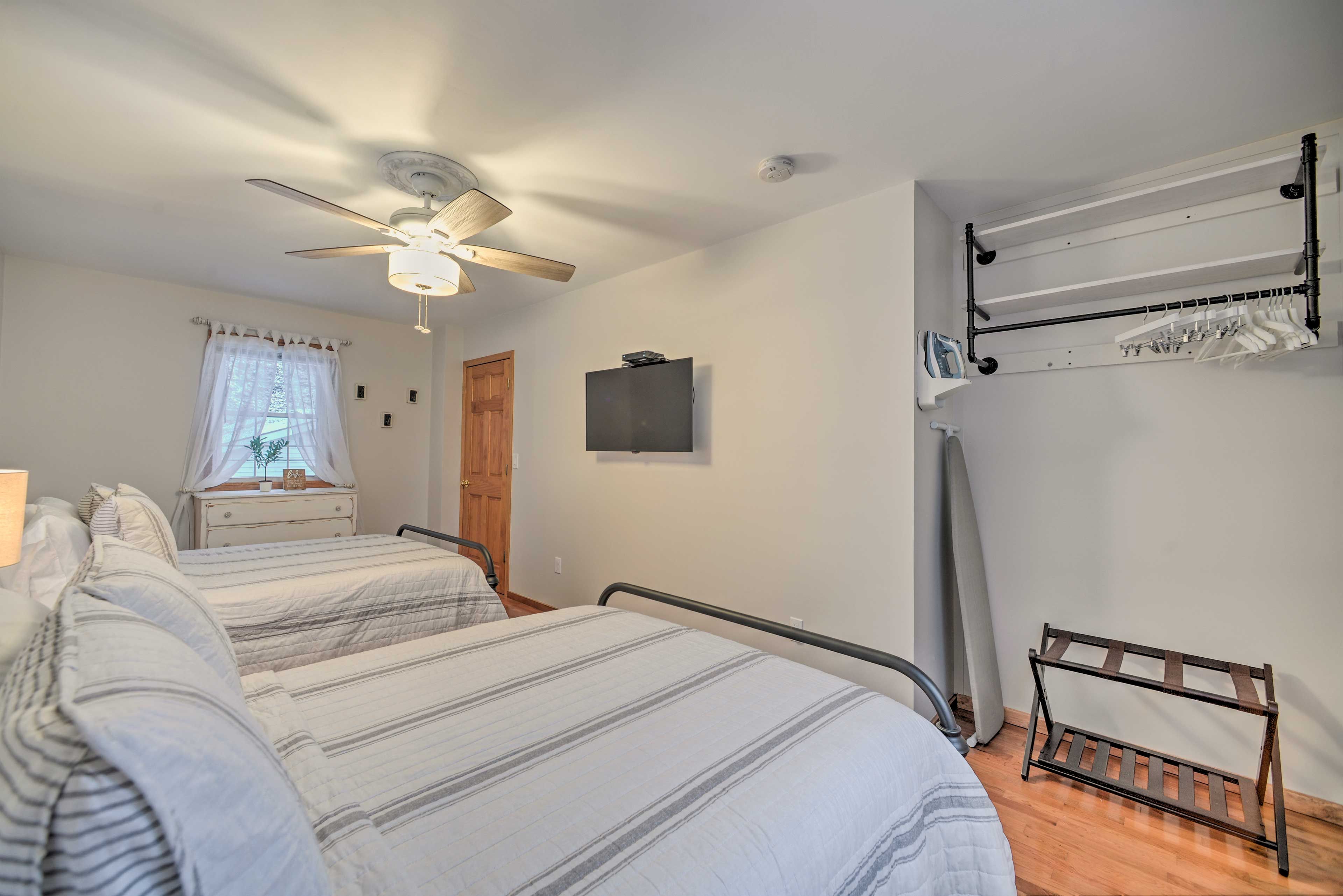 Bedroom 1 | Cable TV