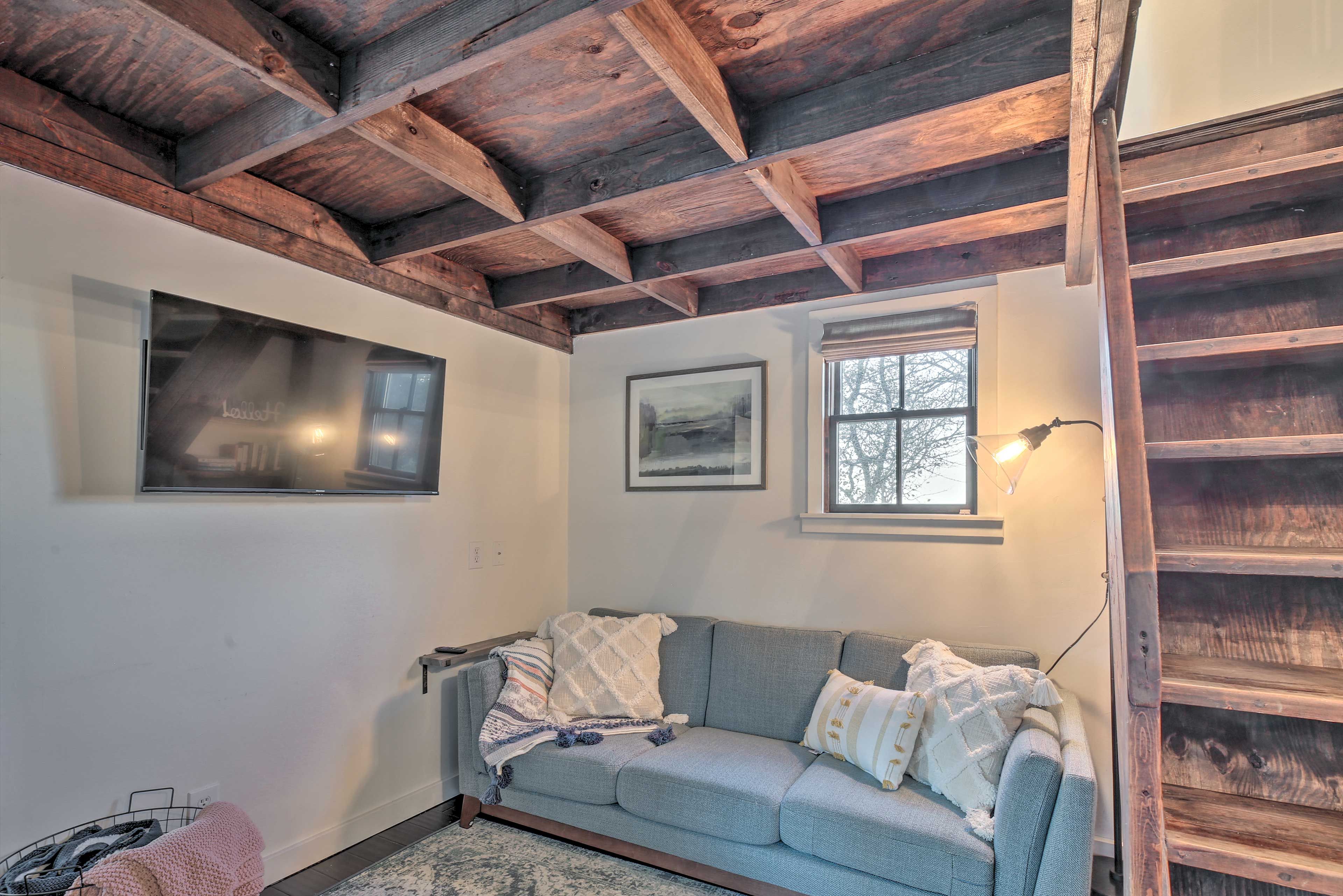 Living Room | Smart TV