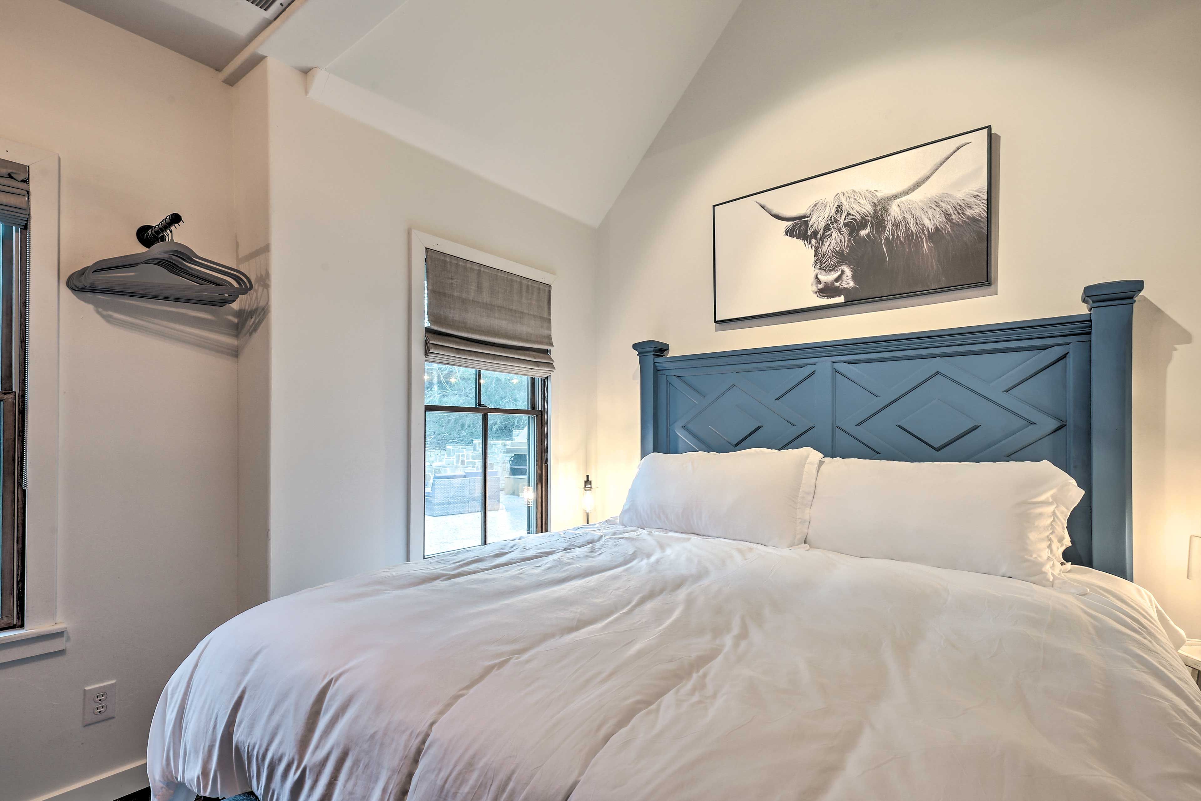 Bedroom | King Bed