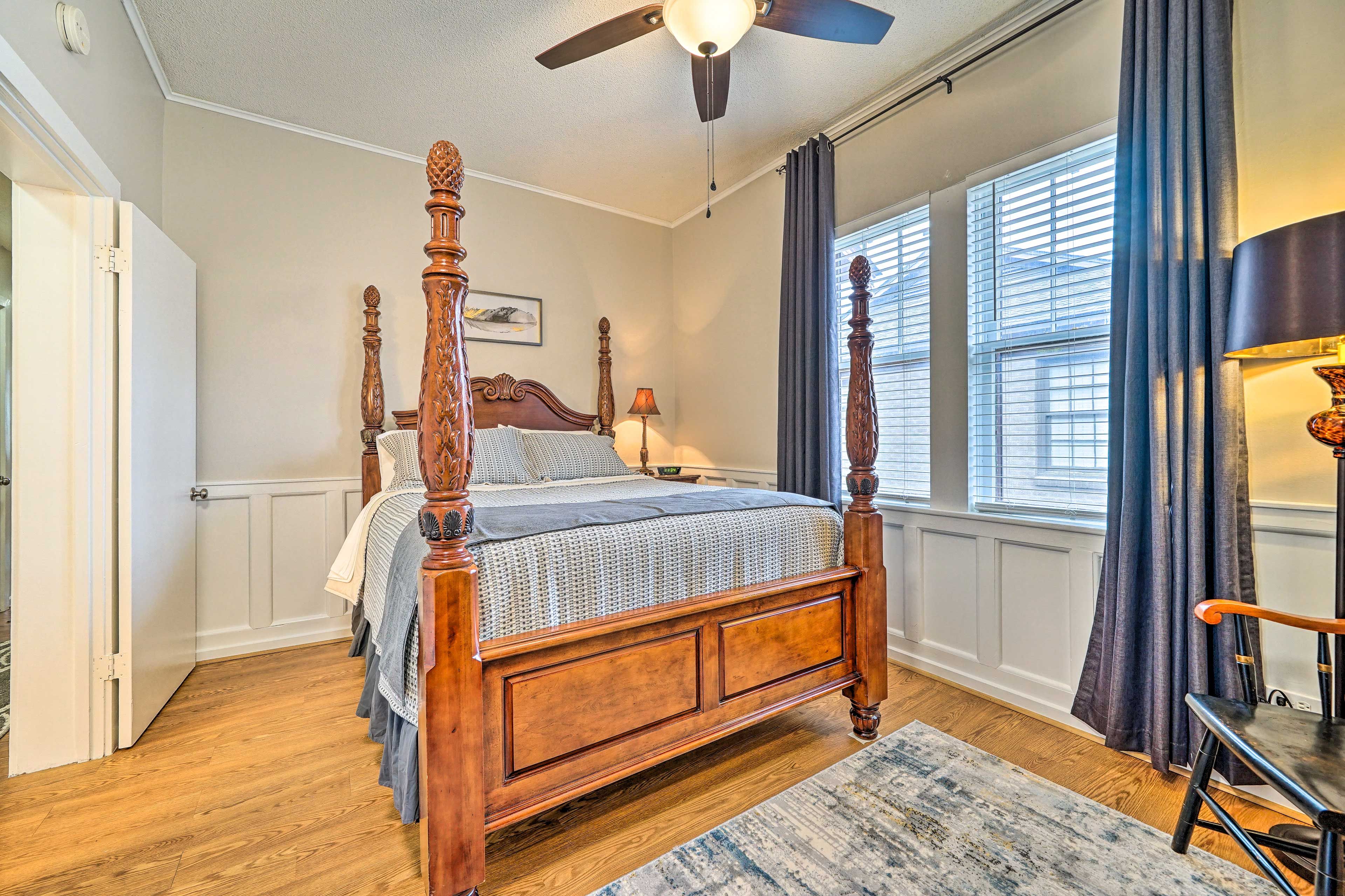 Bedroom 2 | Queen Bed