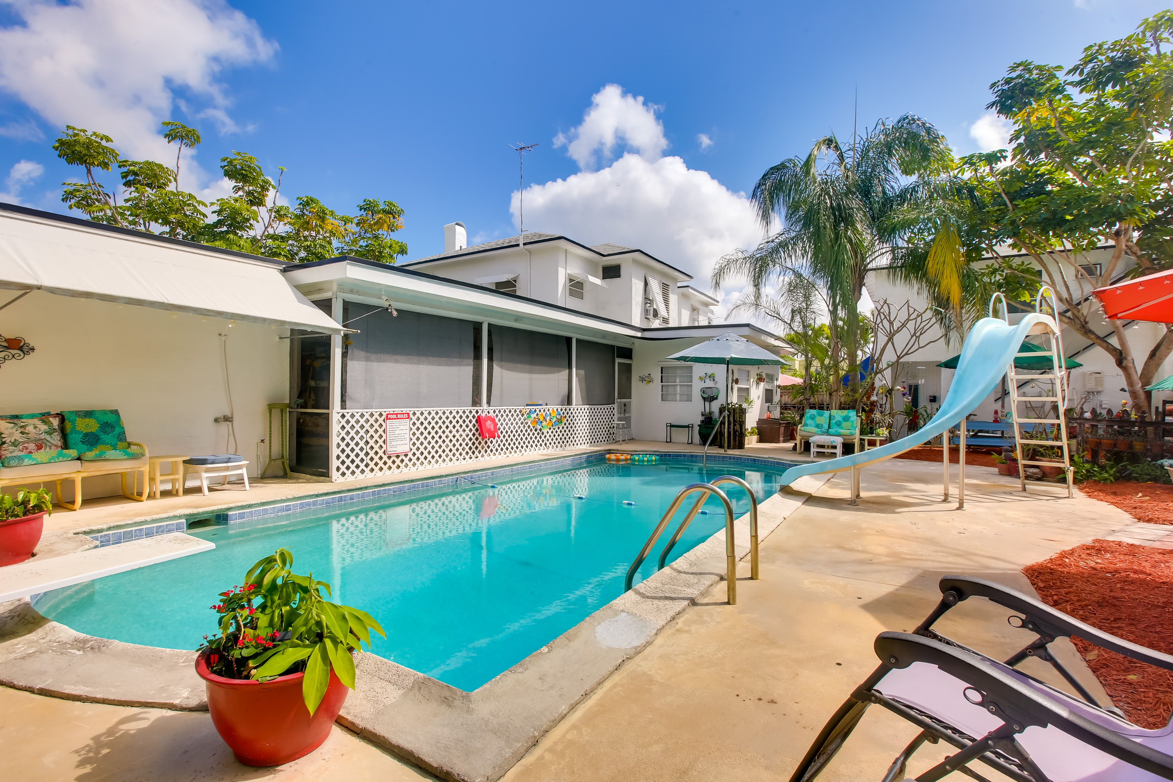 Lake Worth Vacation Rental | Studio | 1BA | 1 Entry Step Required | 180 Sq Ft