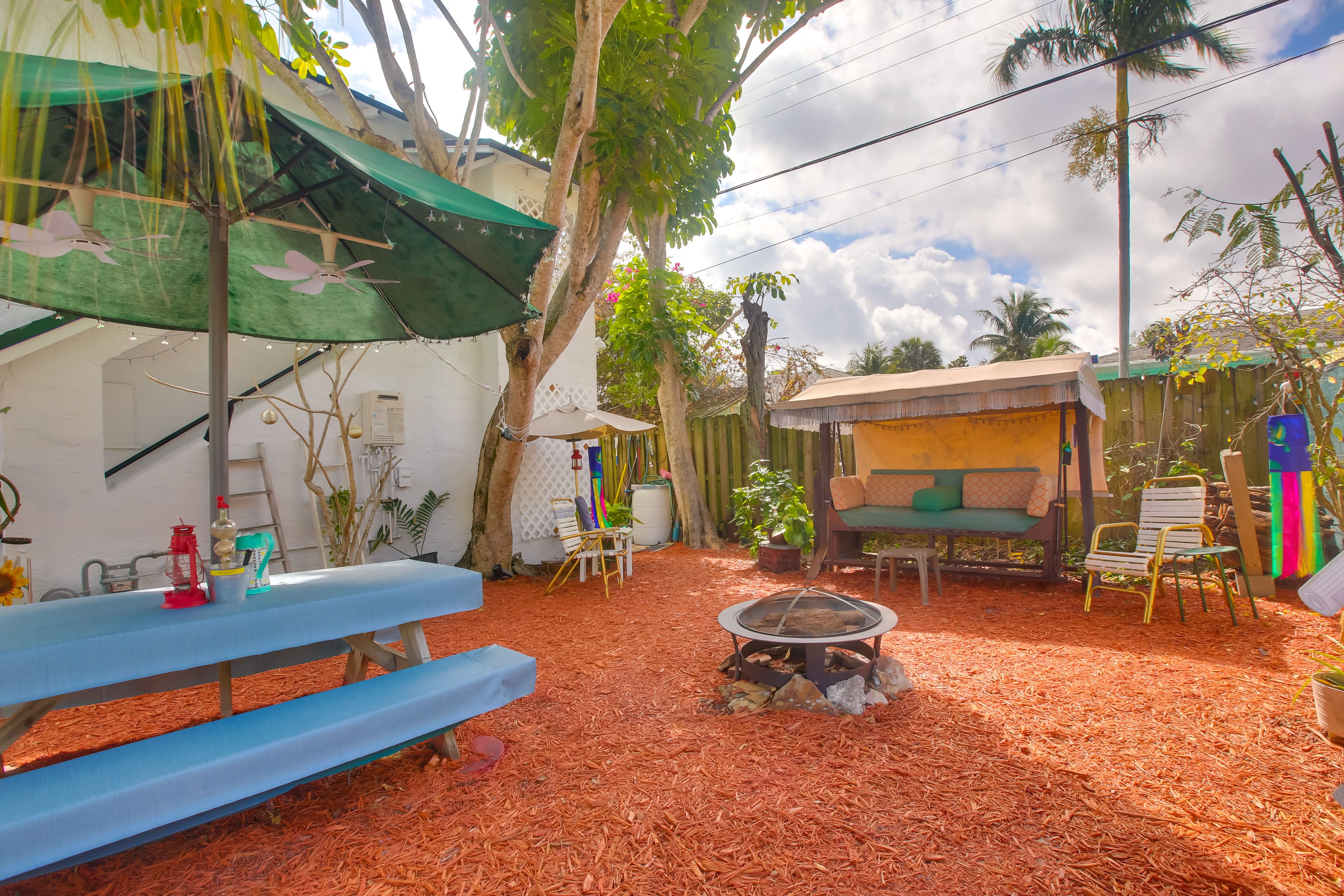 Shared Exterior | Outdoor Dining Area | Fire Pit