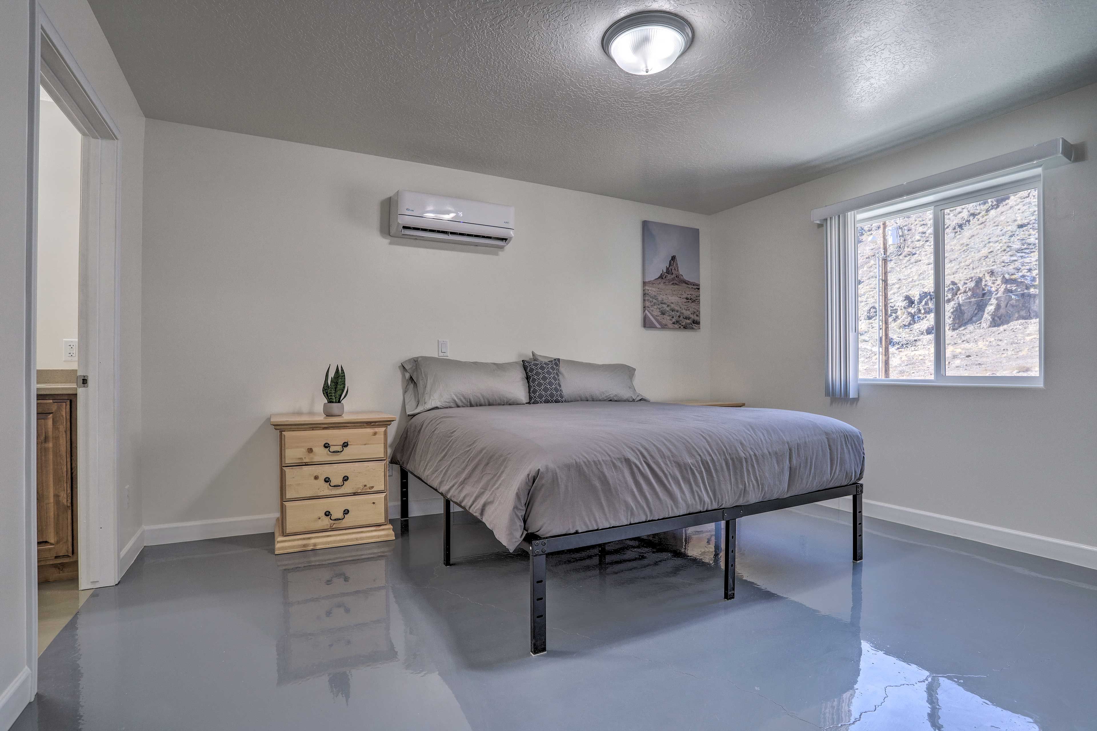 Bedroom 1 | King Bed