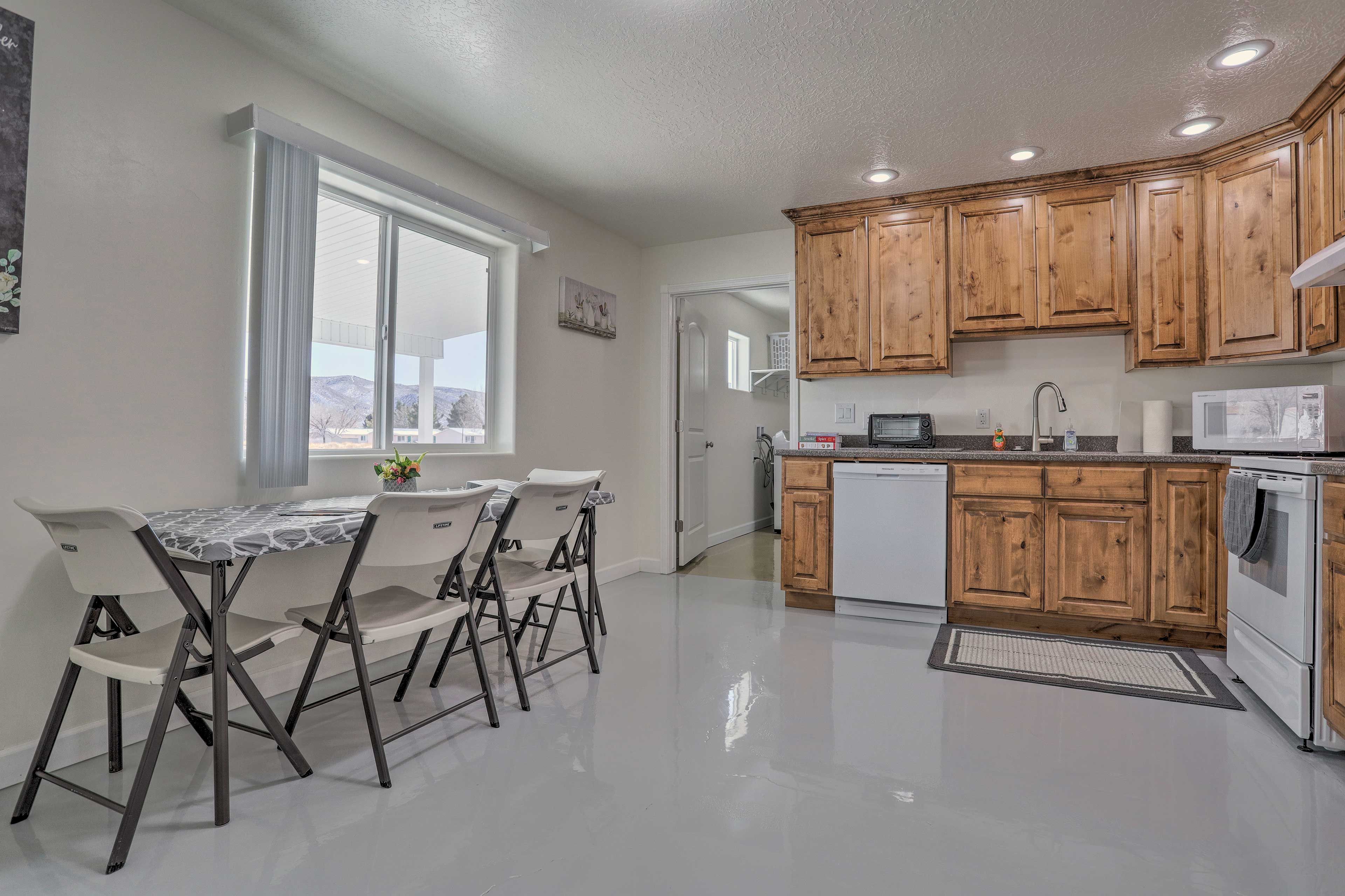 Kitchen | Dining Area