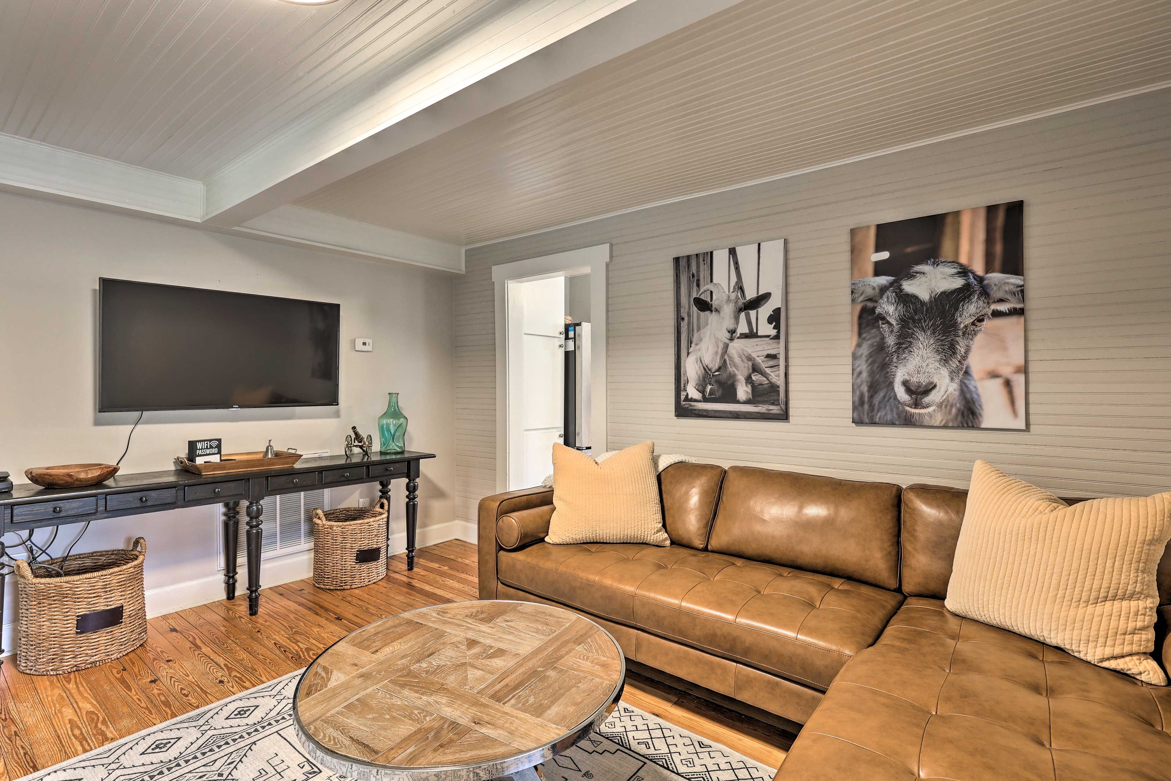 Living Room | Smart TV