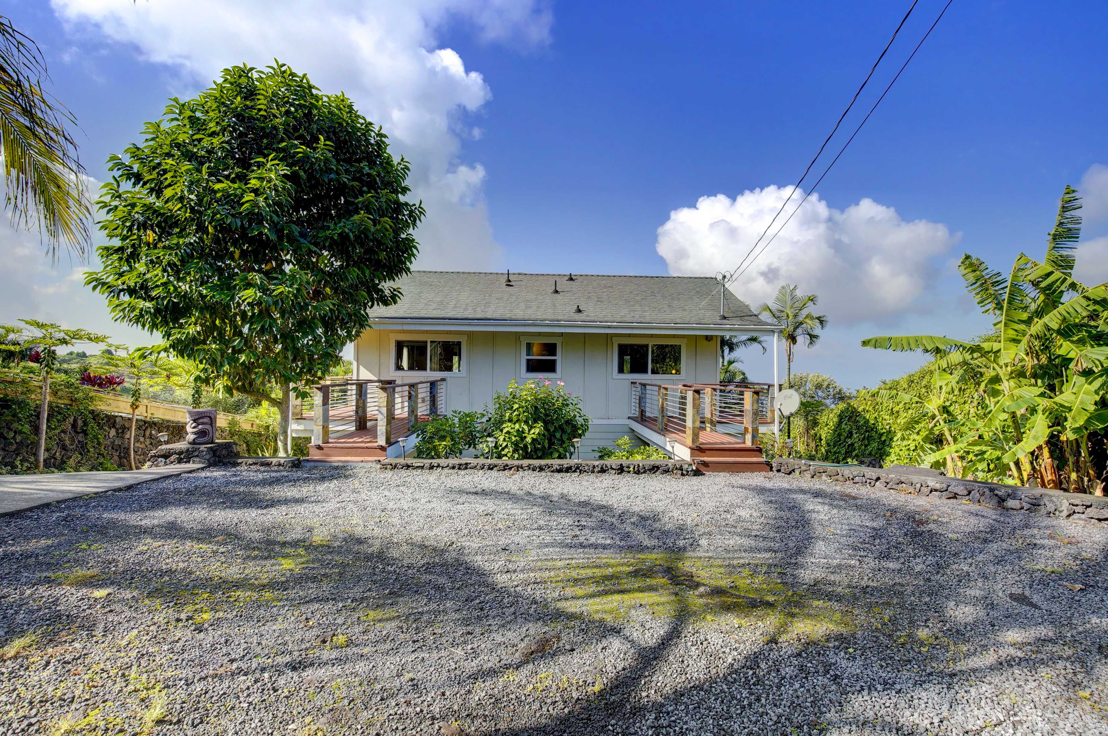 Property Exterior | Driveway Parking (1 Vehicle)