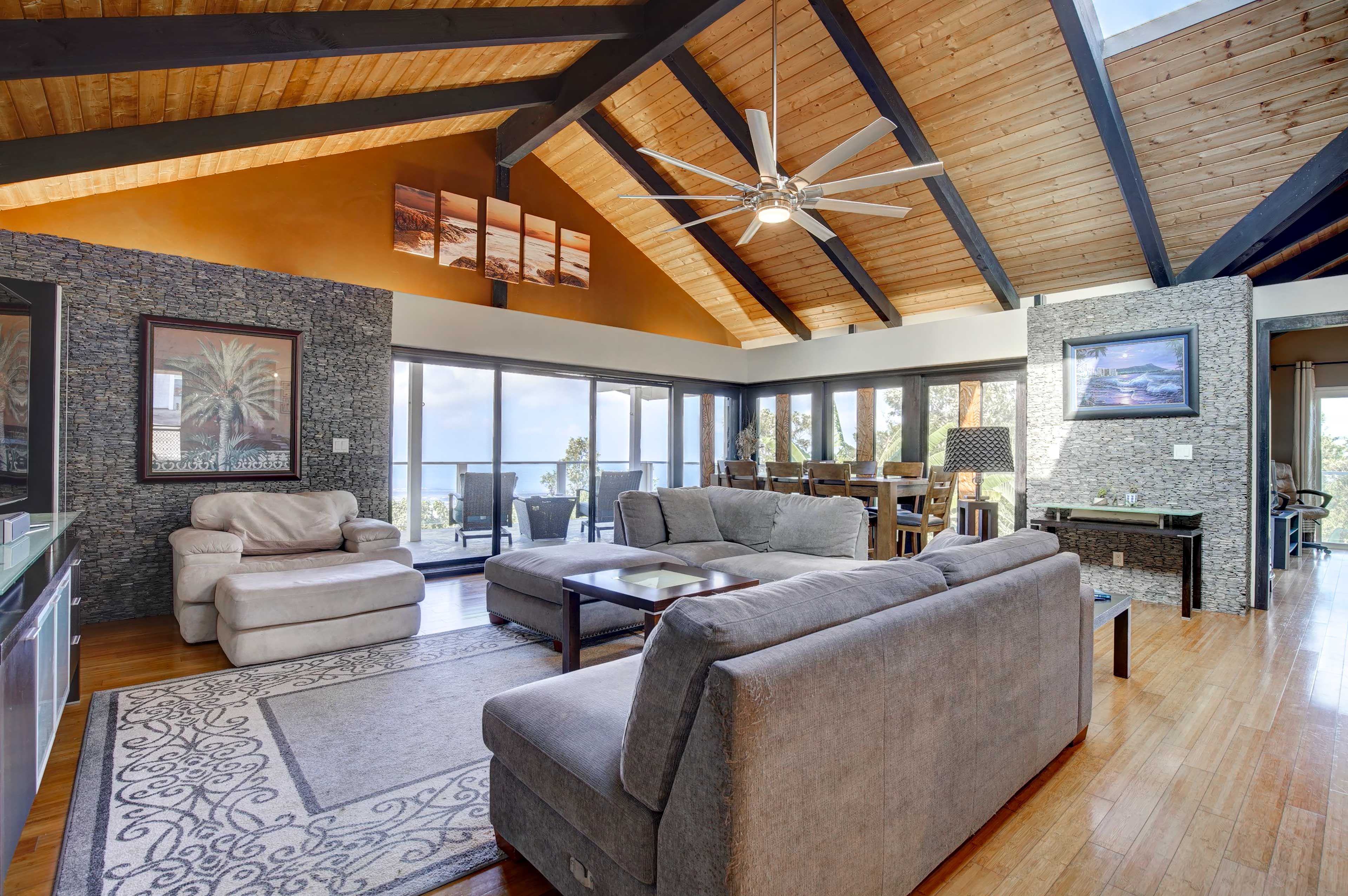 Living Room | Smart TV