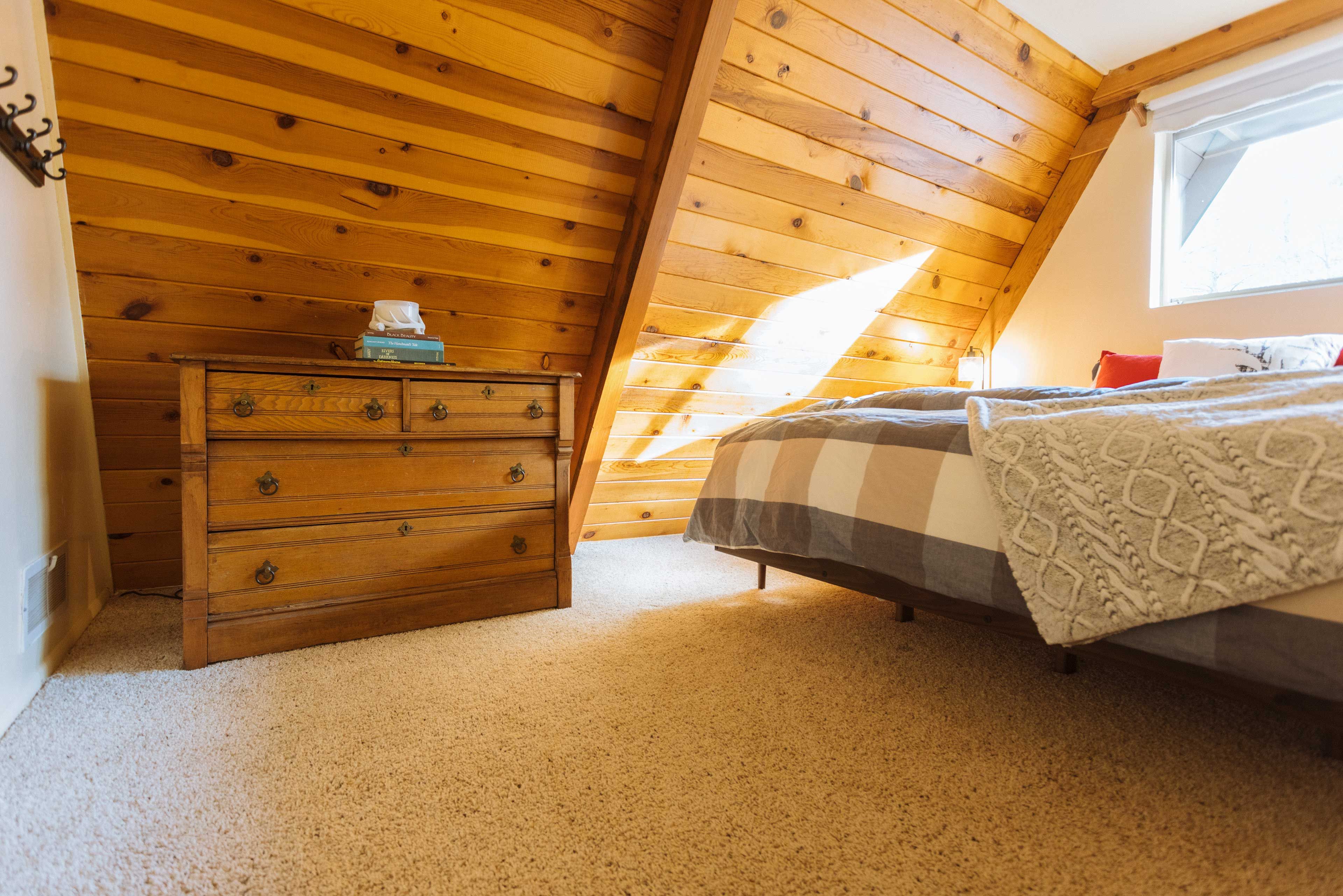 Bedroom 1 | King Bed | 1st Floor