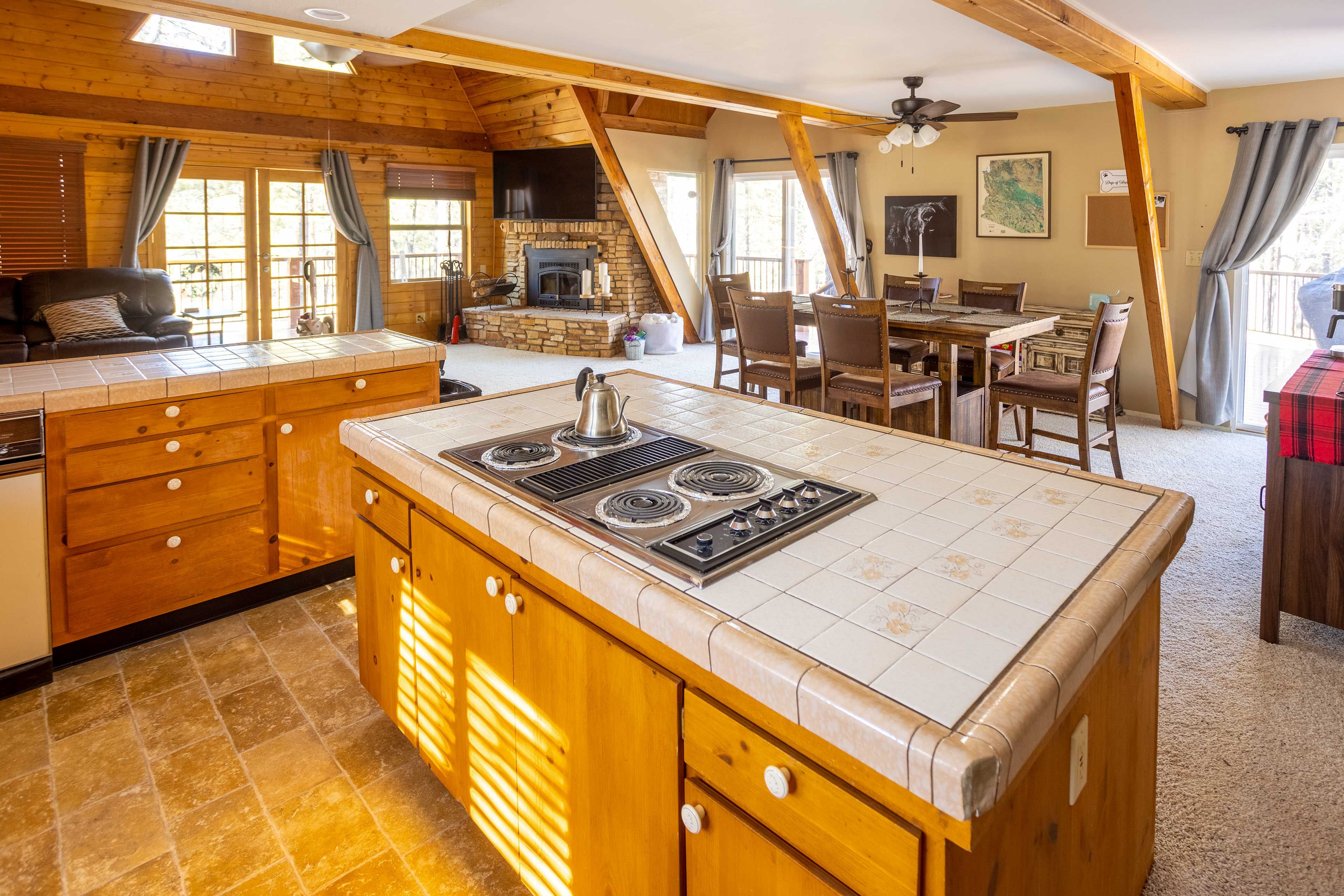 Kitchen | Beverage Station | Keurig & Drip Coffee Makers | Coffee/Tea
