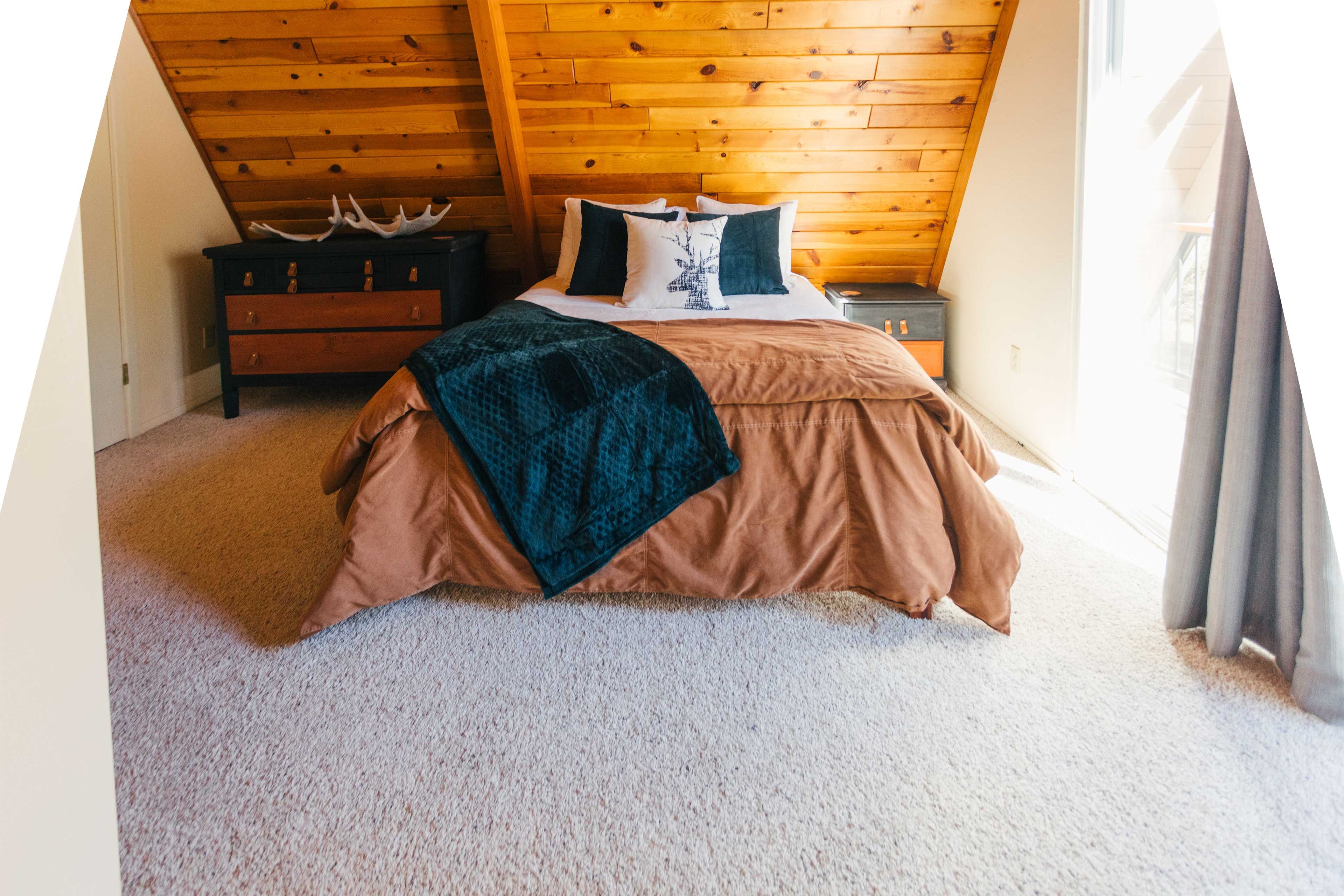 Bedroom 2 | Access to Balcony