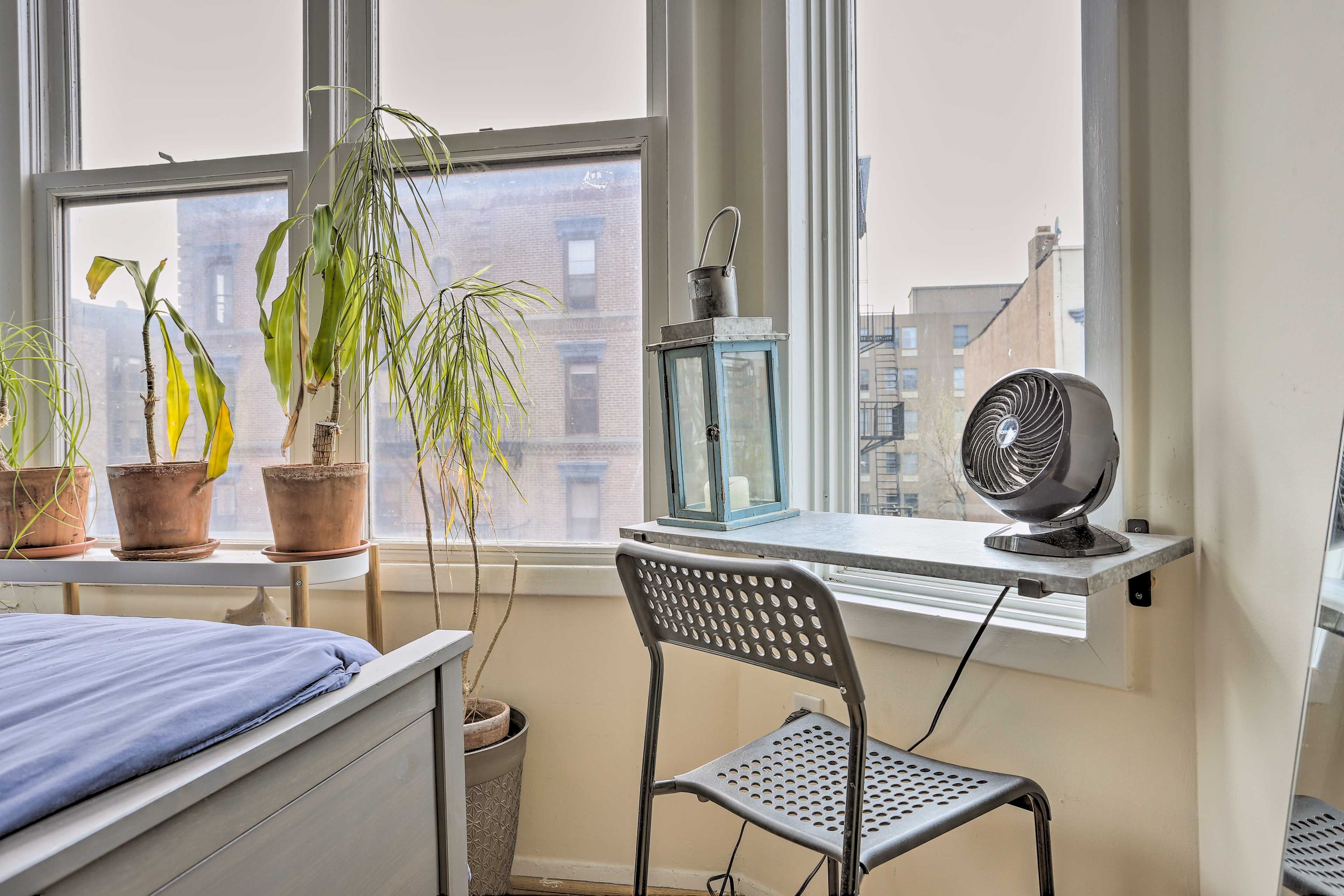 Studio | Desk w/ Chair