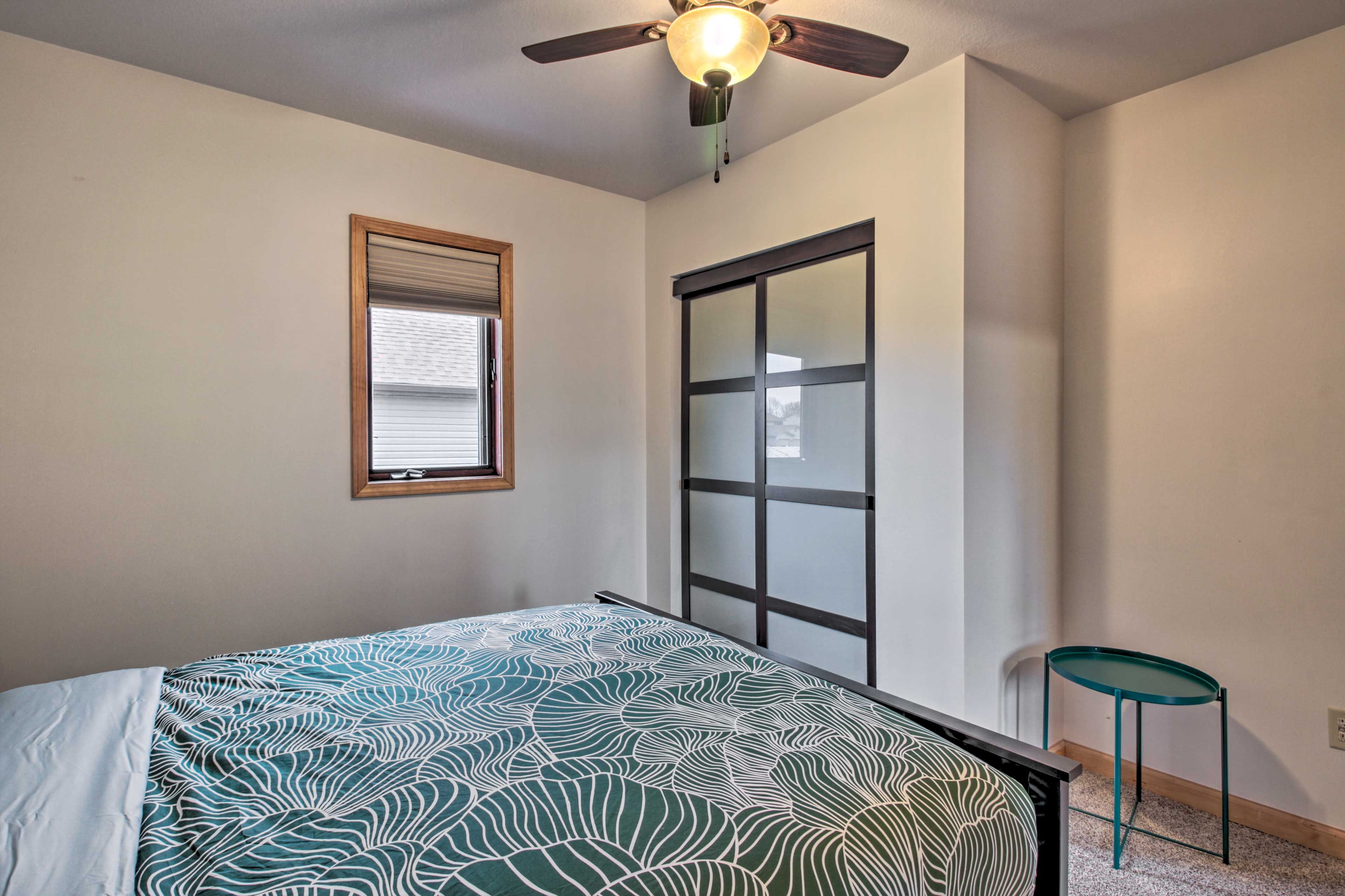 Bedroom 1 | Linens & Towels