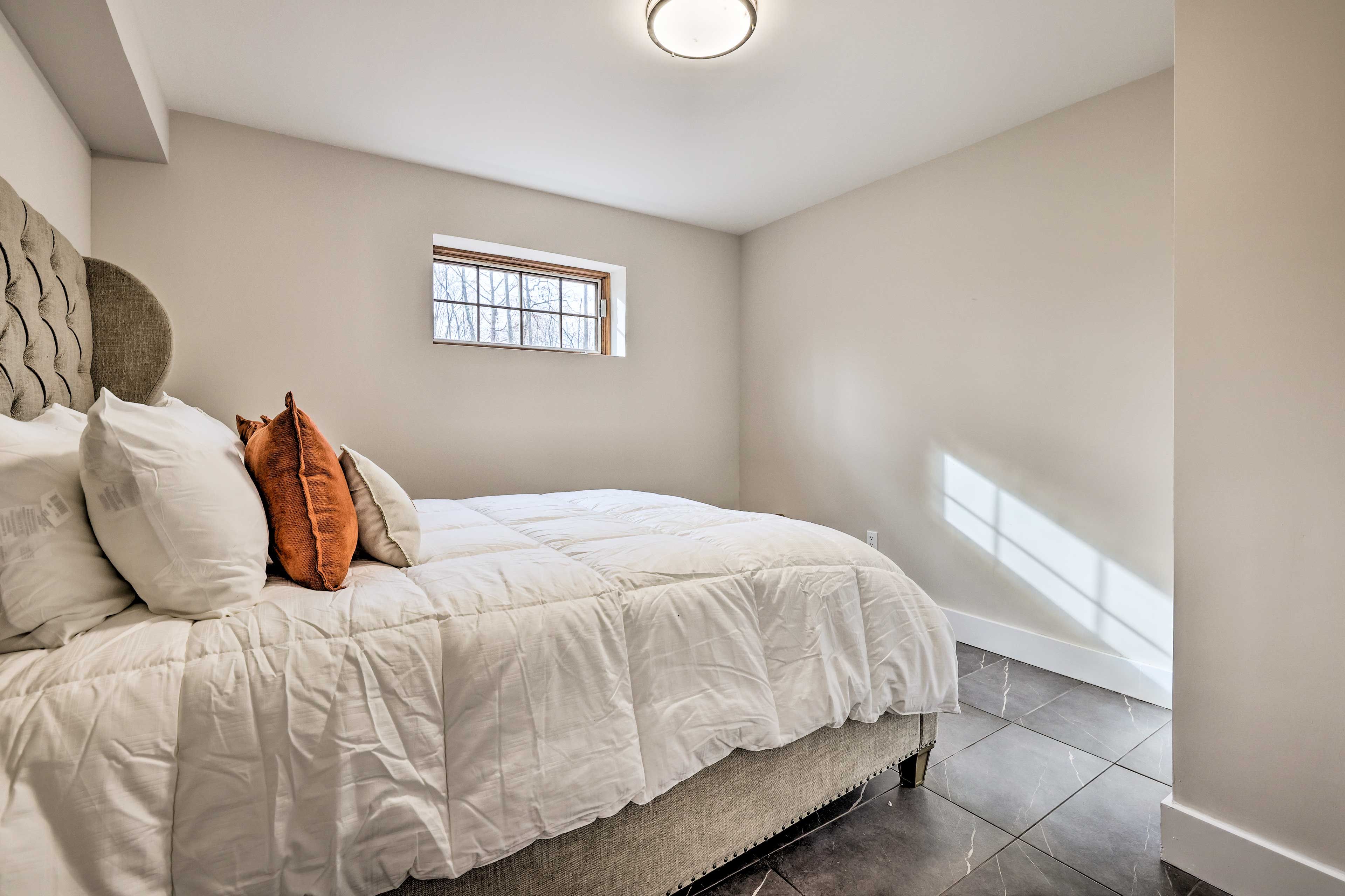 Bedroom 2 | Queen Bed | Basement