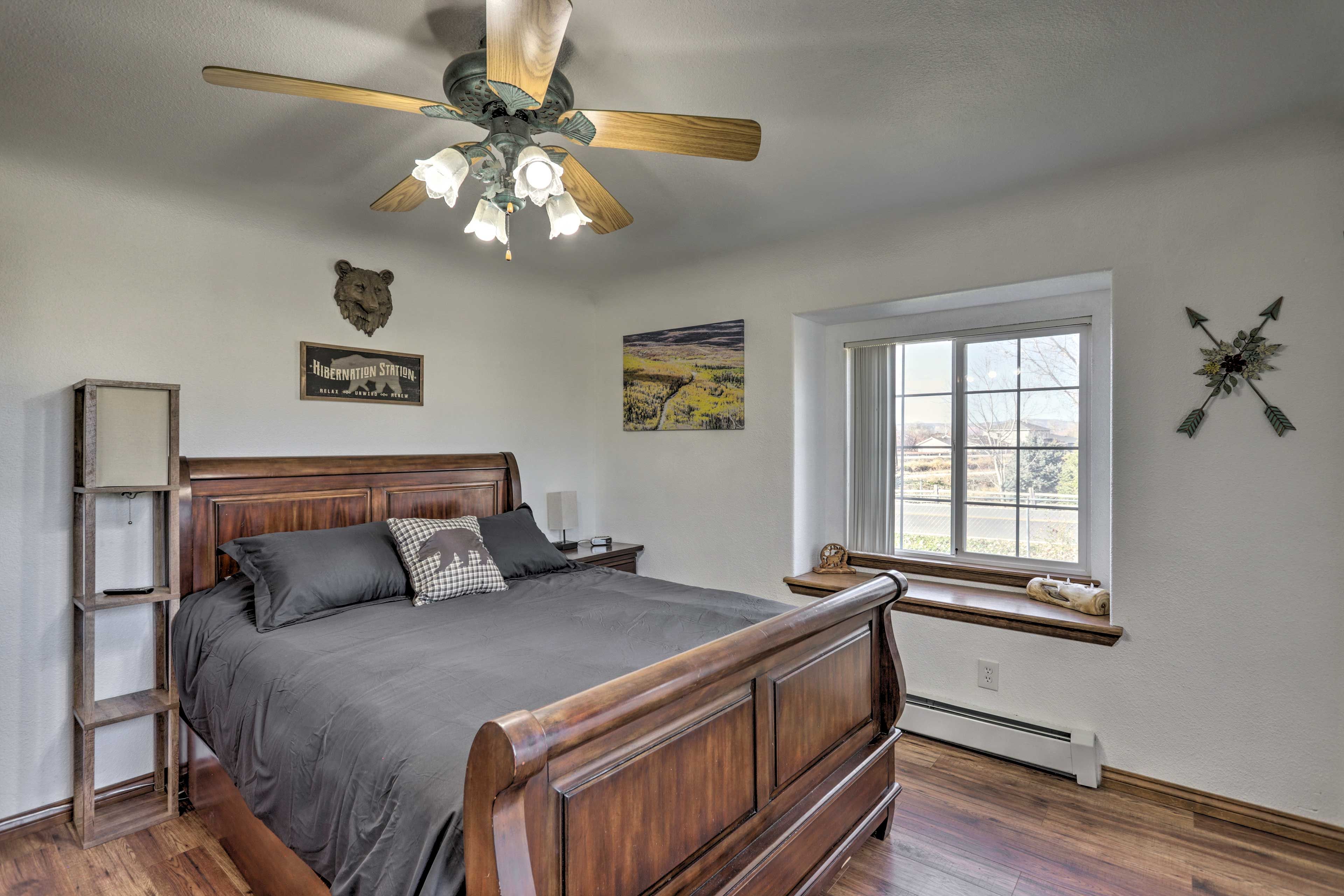 Bedroom 2 | Queen Bed