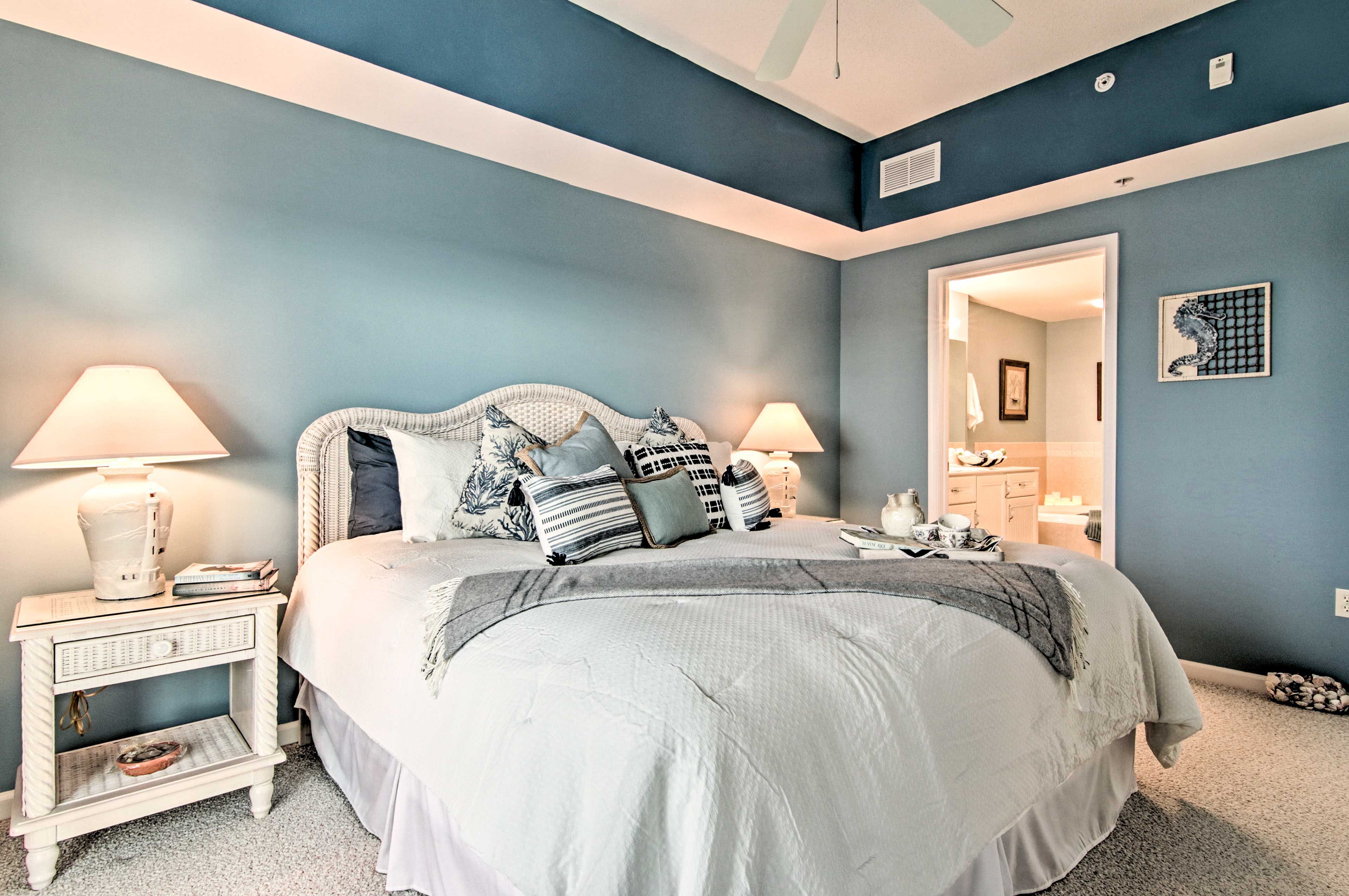 Bedroom 1 | King Bed | Linens Provided