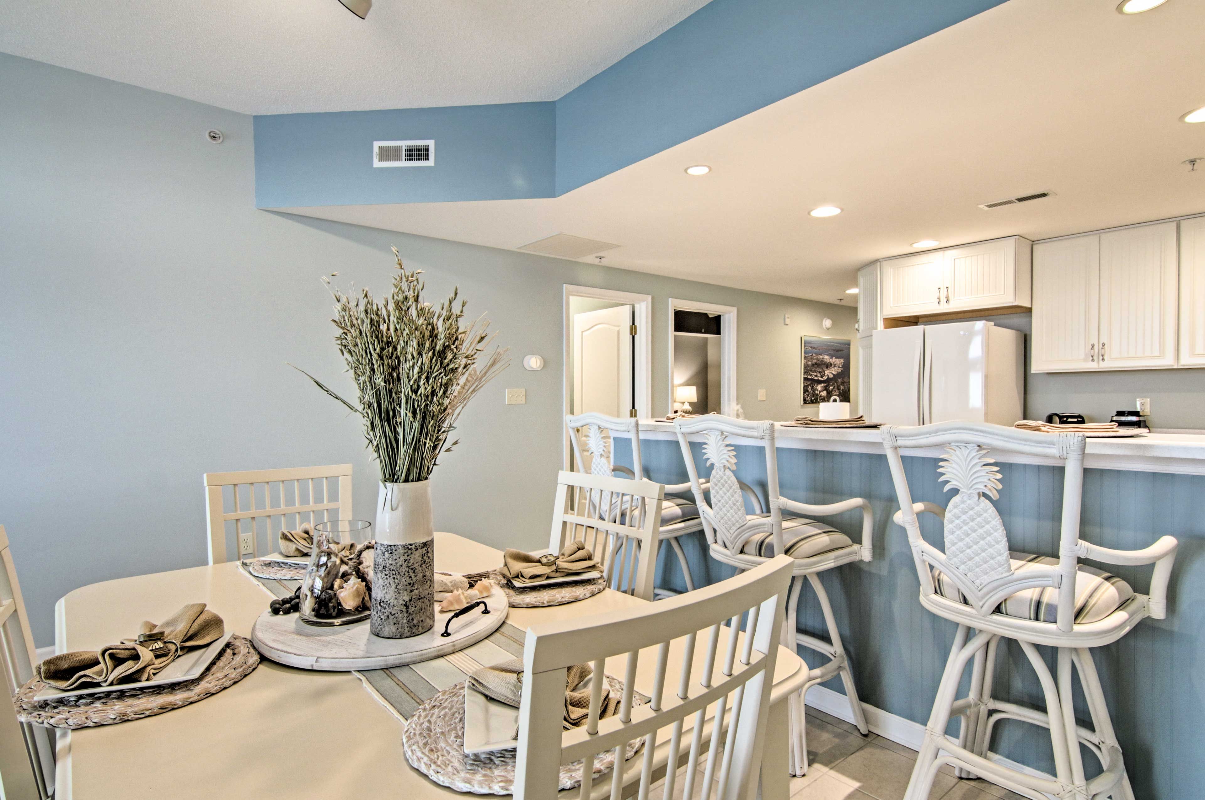Dining Area | Breakfast Bar w/ Additional Seating