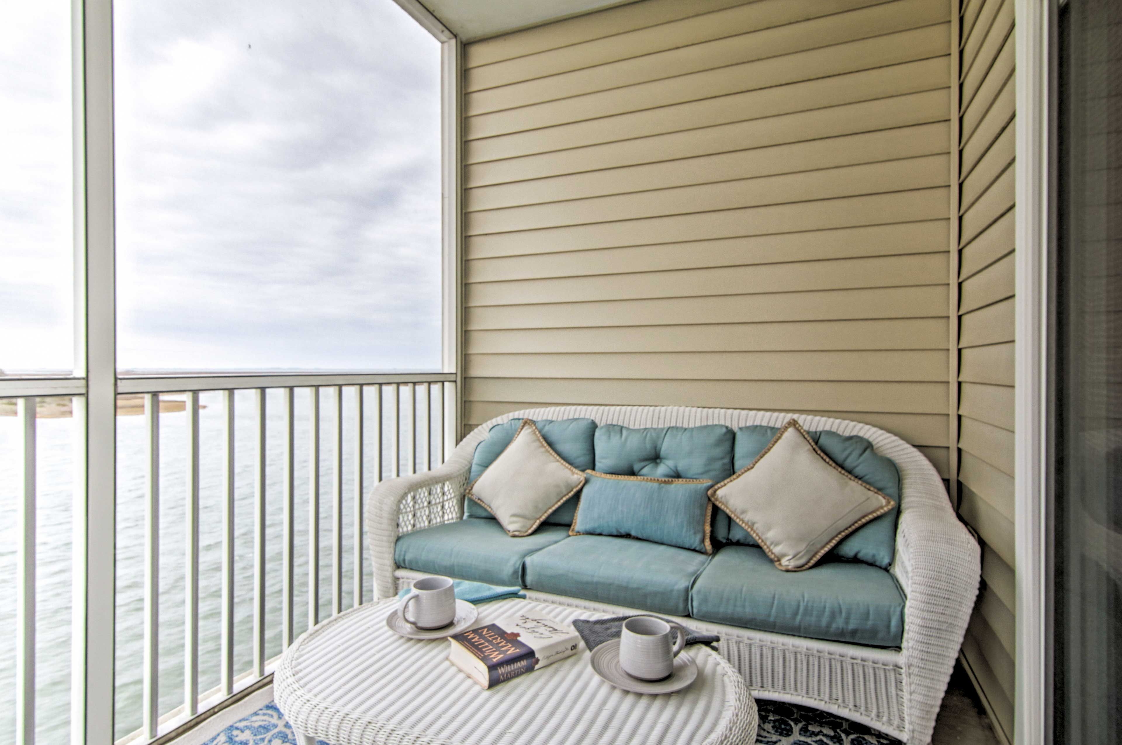 Screened-In Balcony