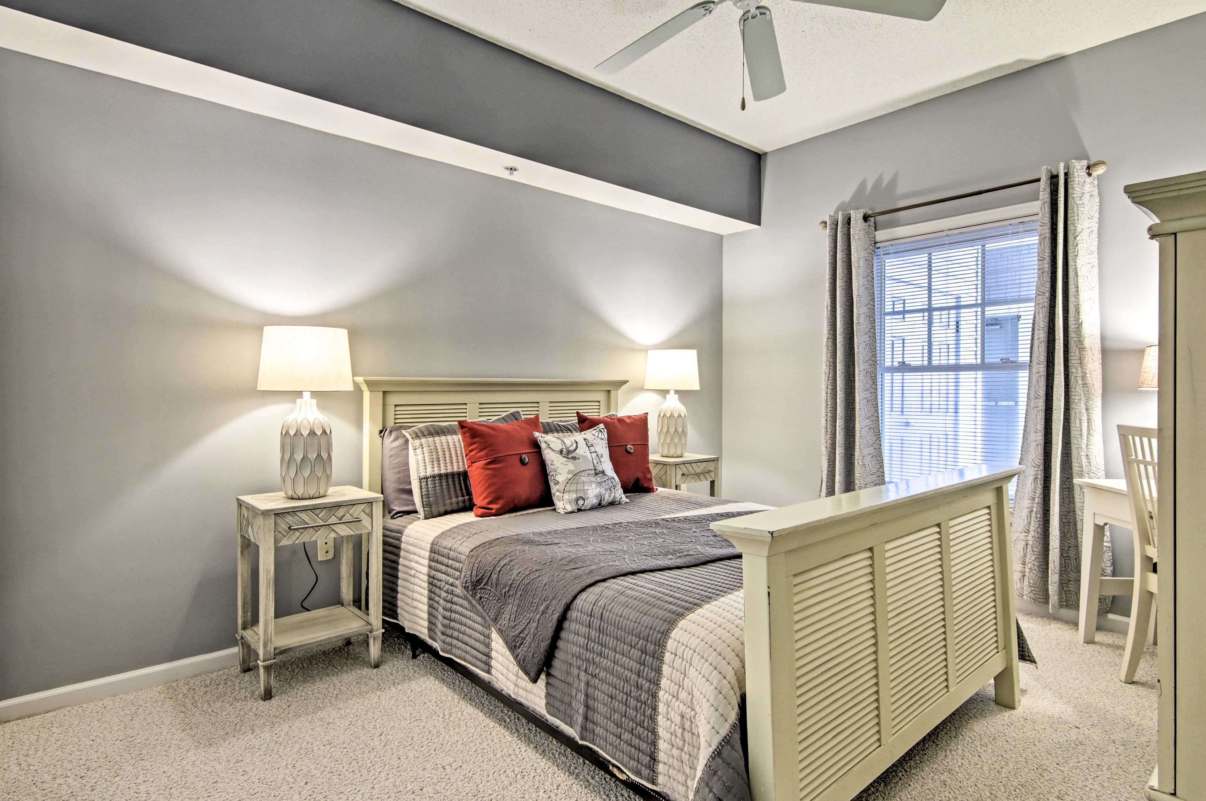 Bedroom 2 | Queen Bed | Laptop-Friendly Workspace
