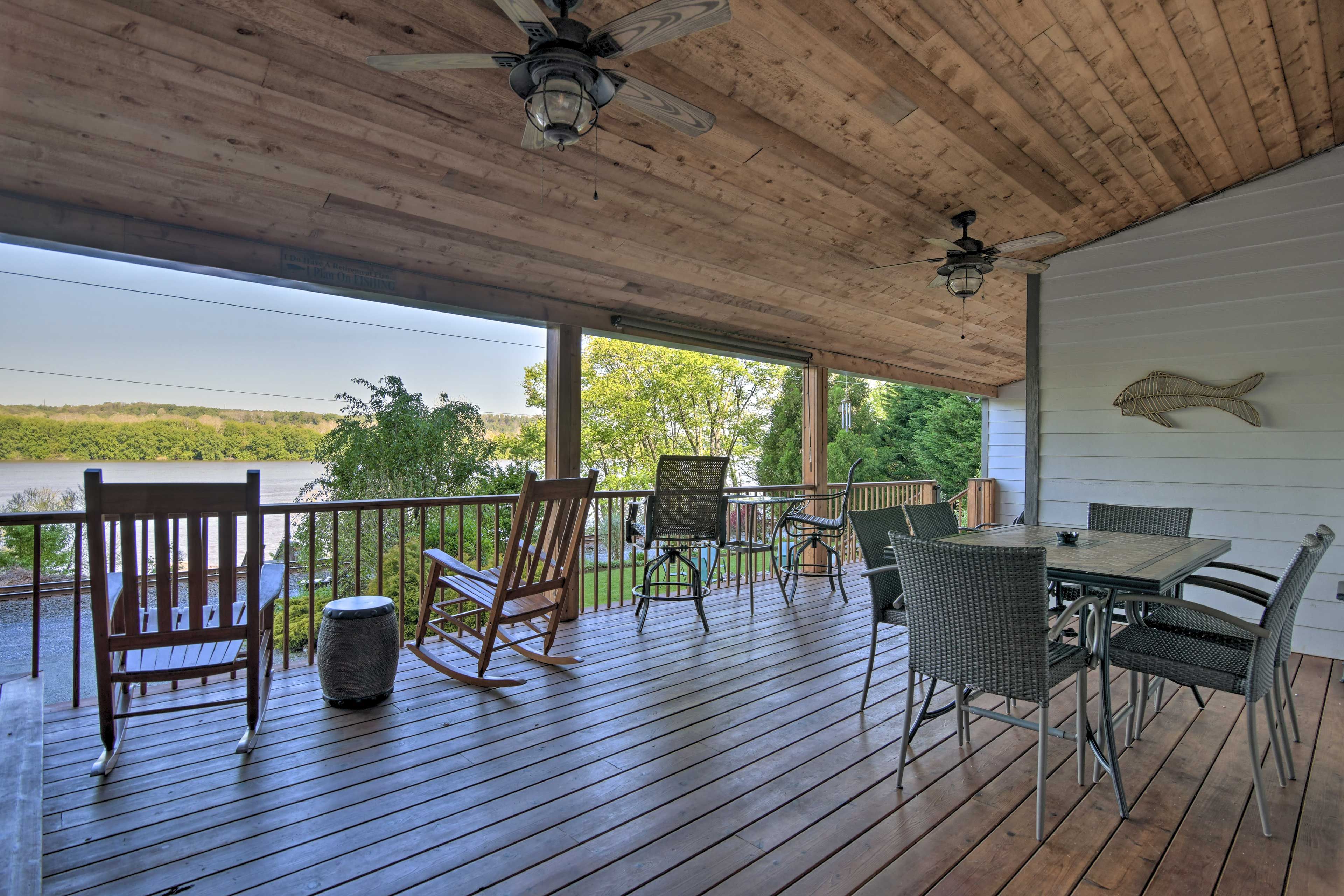 Pequea Vacation Rental | 4BR | 3BA | Stairs Required for Entry | 3,800 Sq Ft