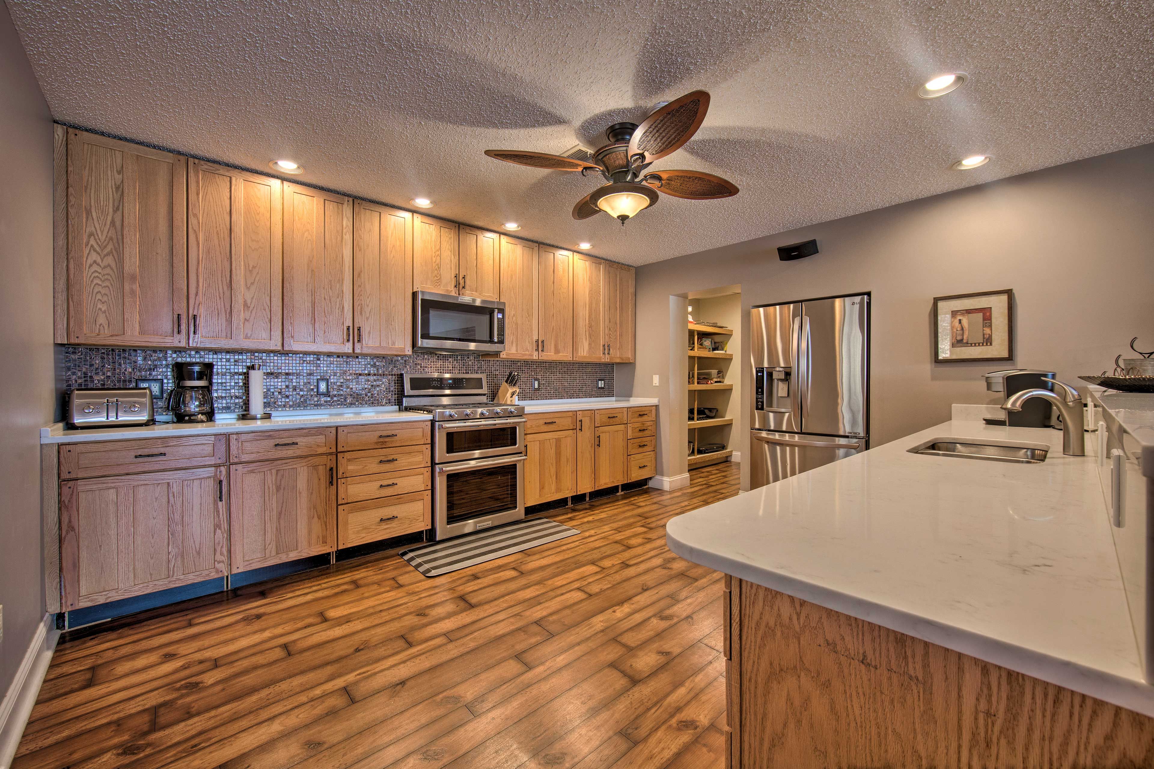 Kitchen | Main Level | Dishwasher | Keurig & Drip Coffee Makers