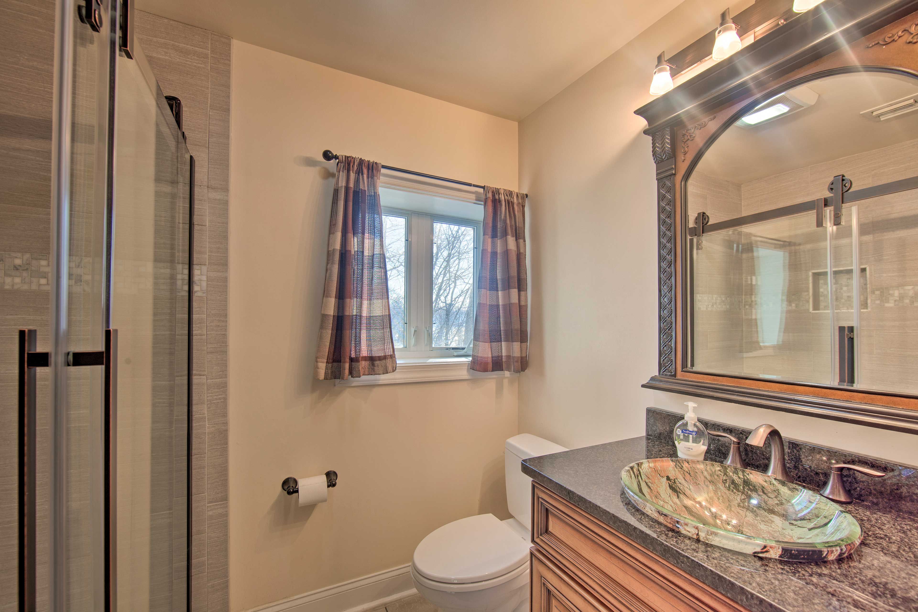 Full Bathroom | Main Level