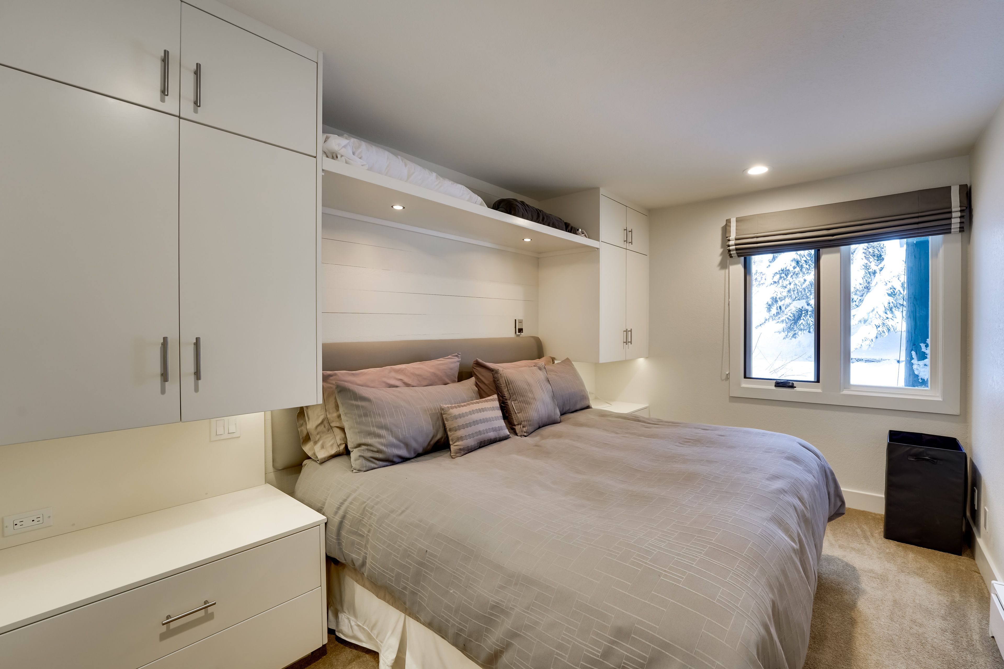 Bedroom 1 | King Bed | Linens Provided