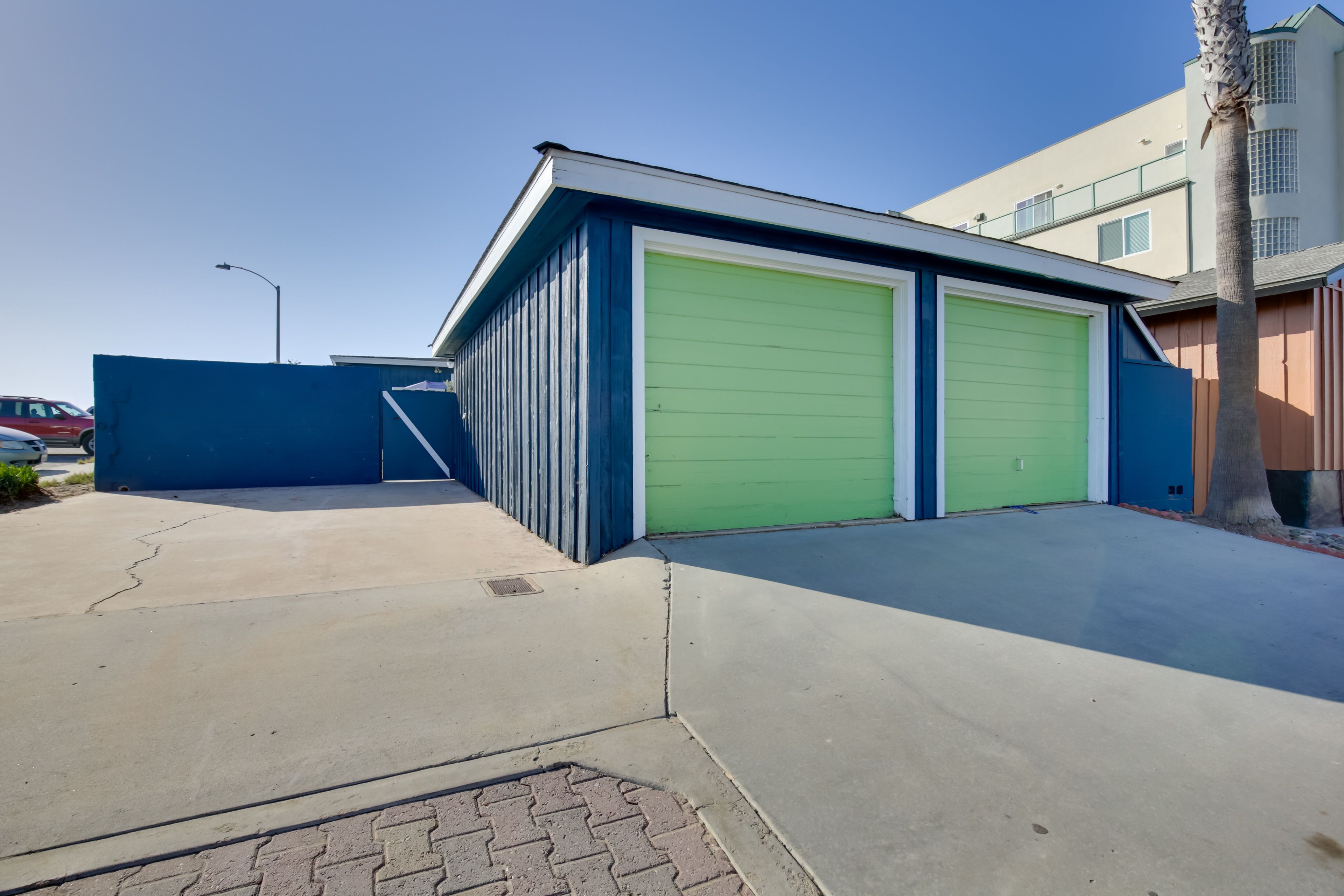 Parking Area | Driveway (2 Vehicles) | Street Parking