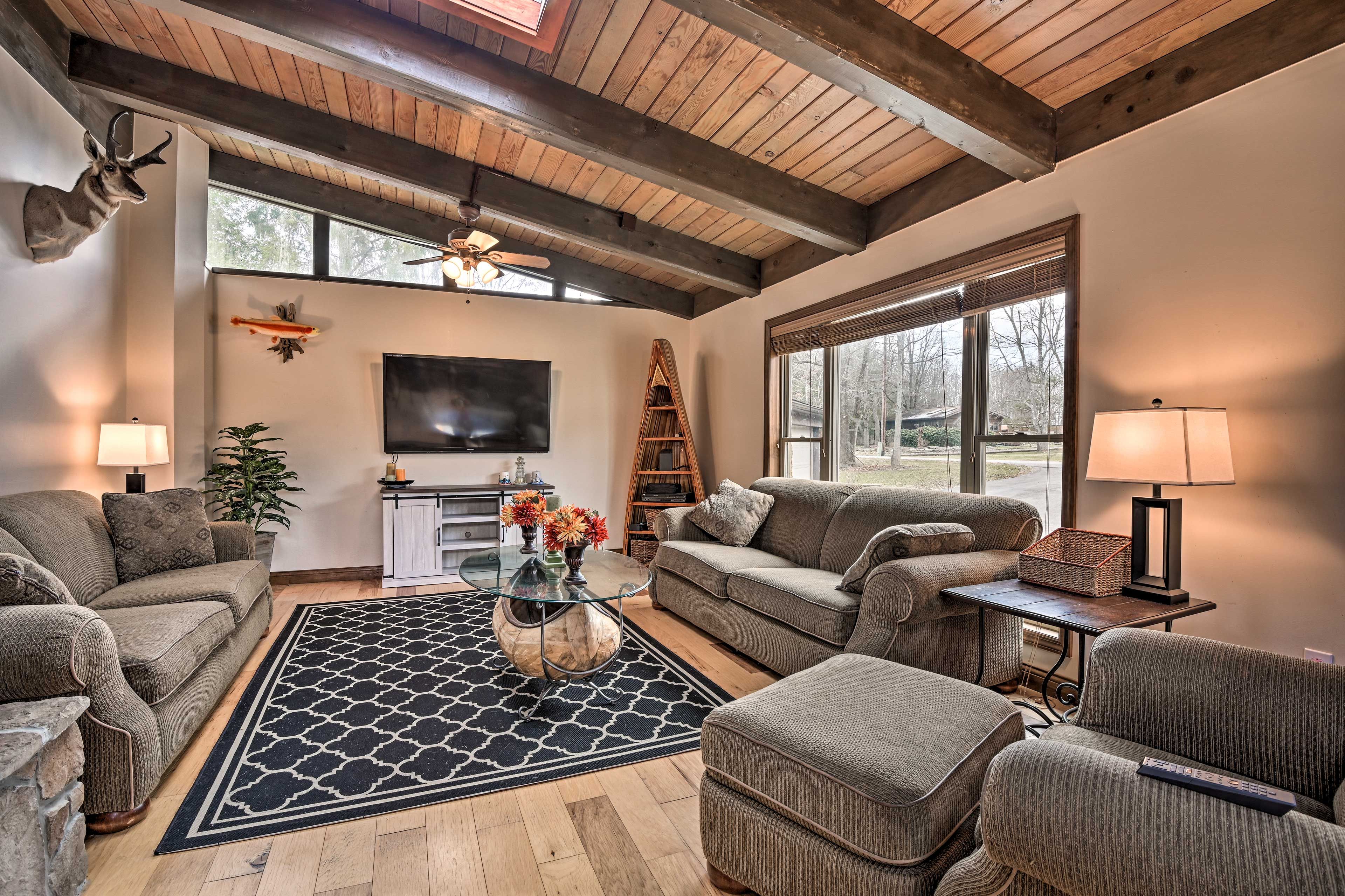 Stoystown Vacation Rental | 4BR | 2BA | 2,040 Sq Ft | Single-Step Entry