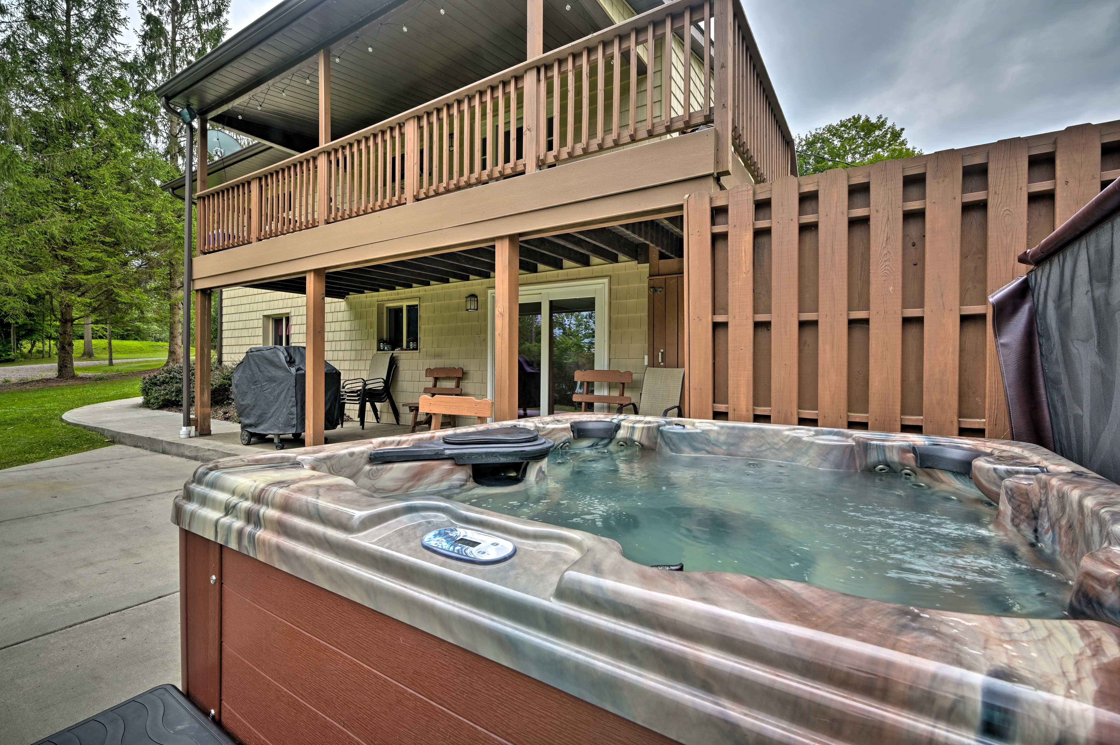 Covered Patio | Gas Grill