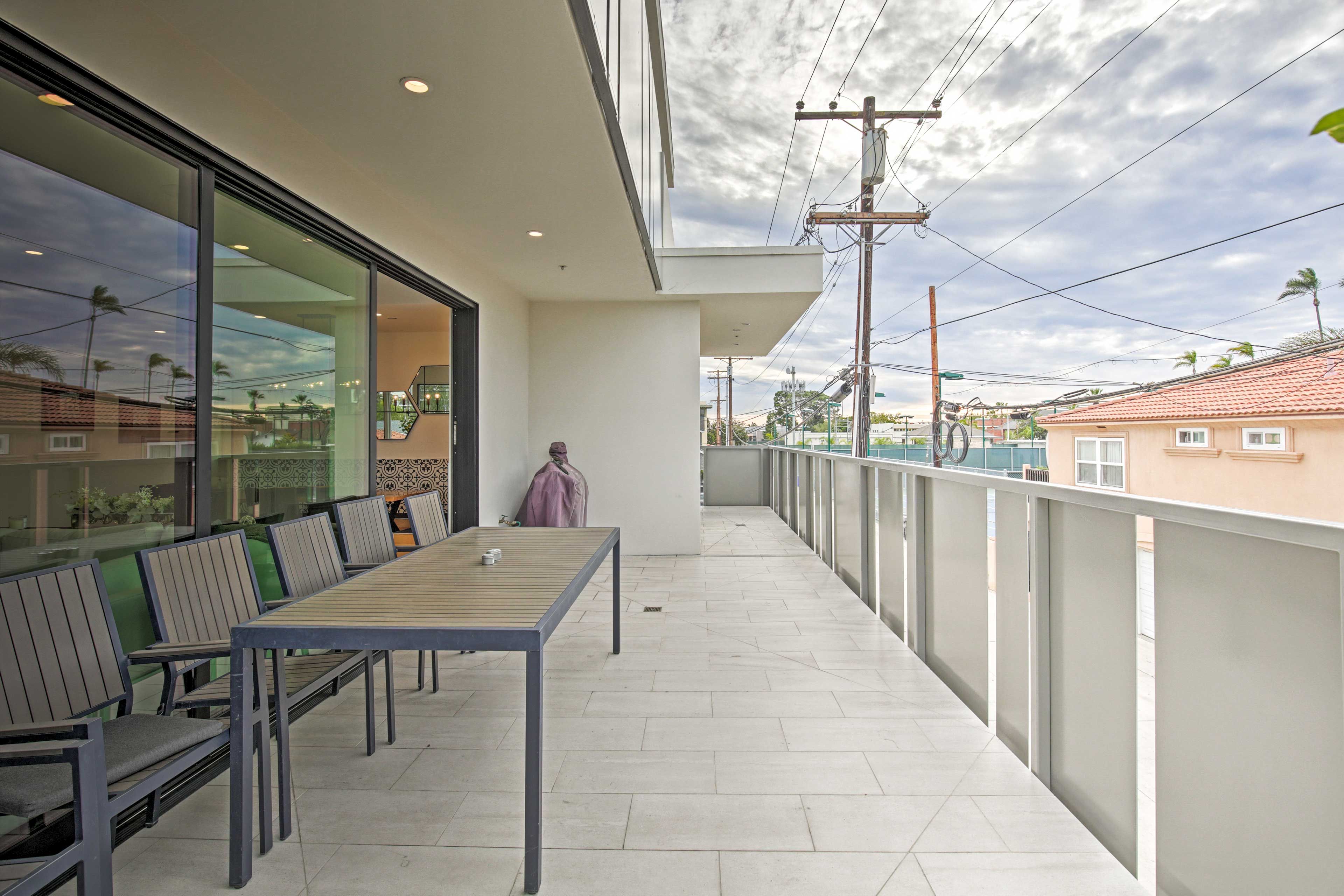 Parking | Tandem Garage (1 Compact Vehicle) | Additional Street Parking