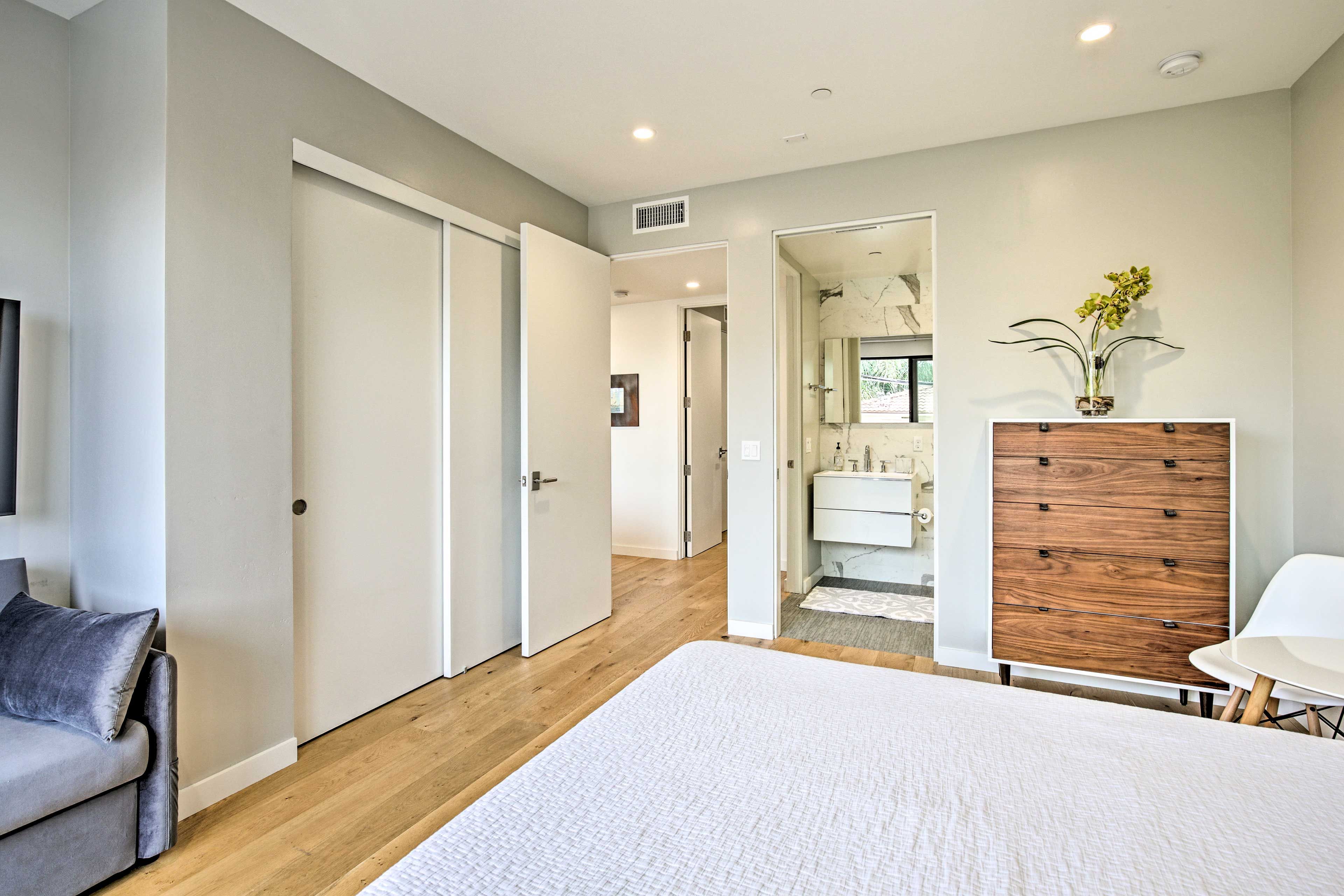 Bedroom 2 | Hangers
