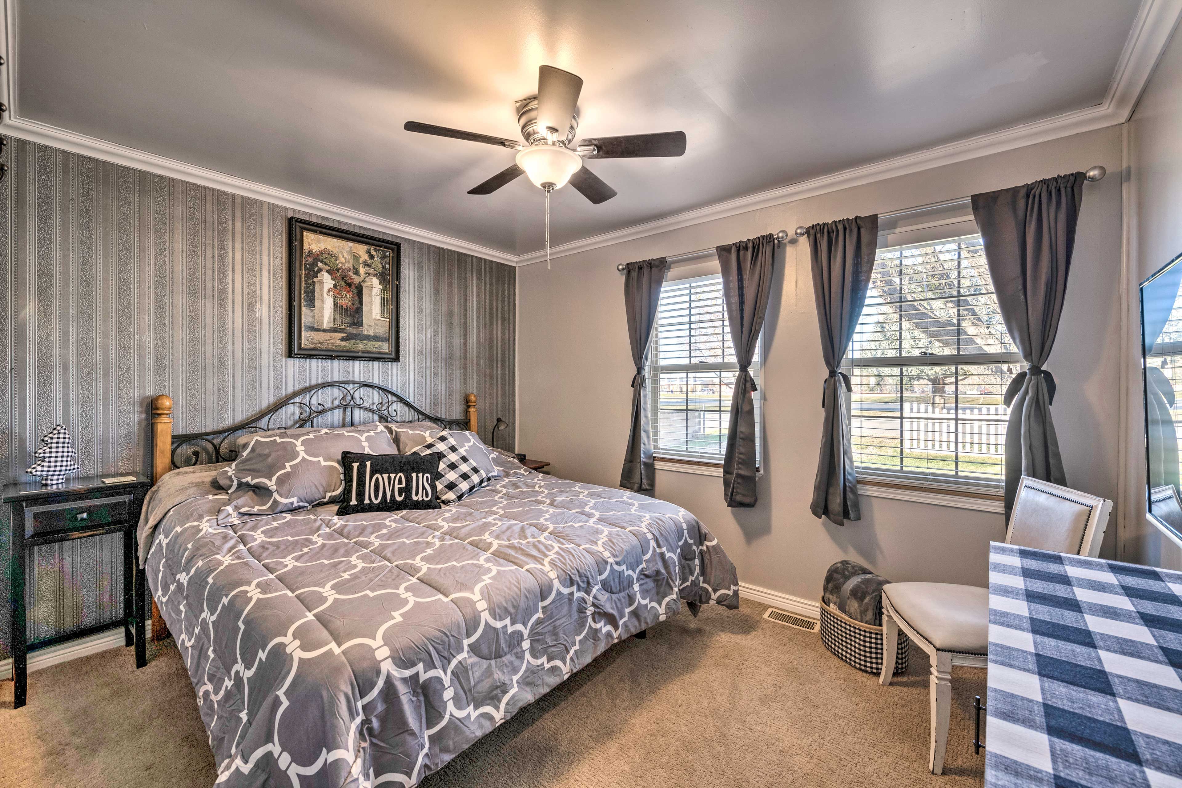 Bedroom 1 | King Bed