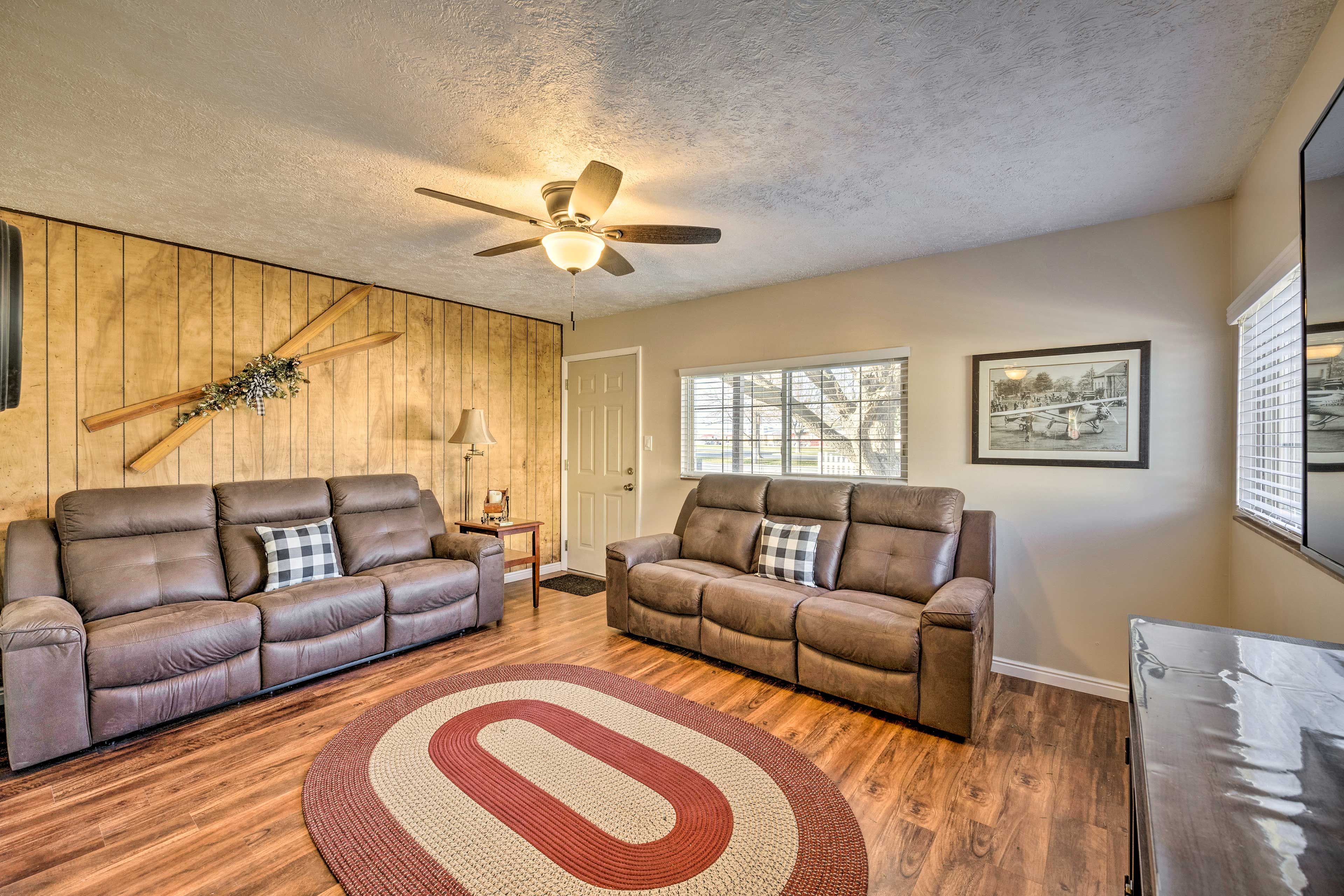 Living Room | Board Games | Books