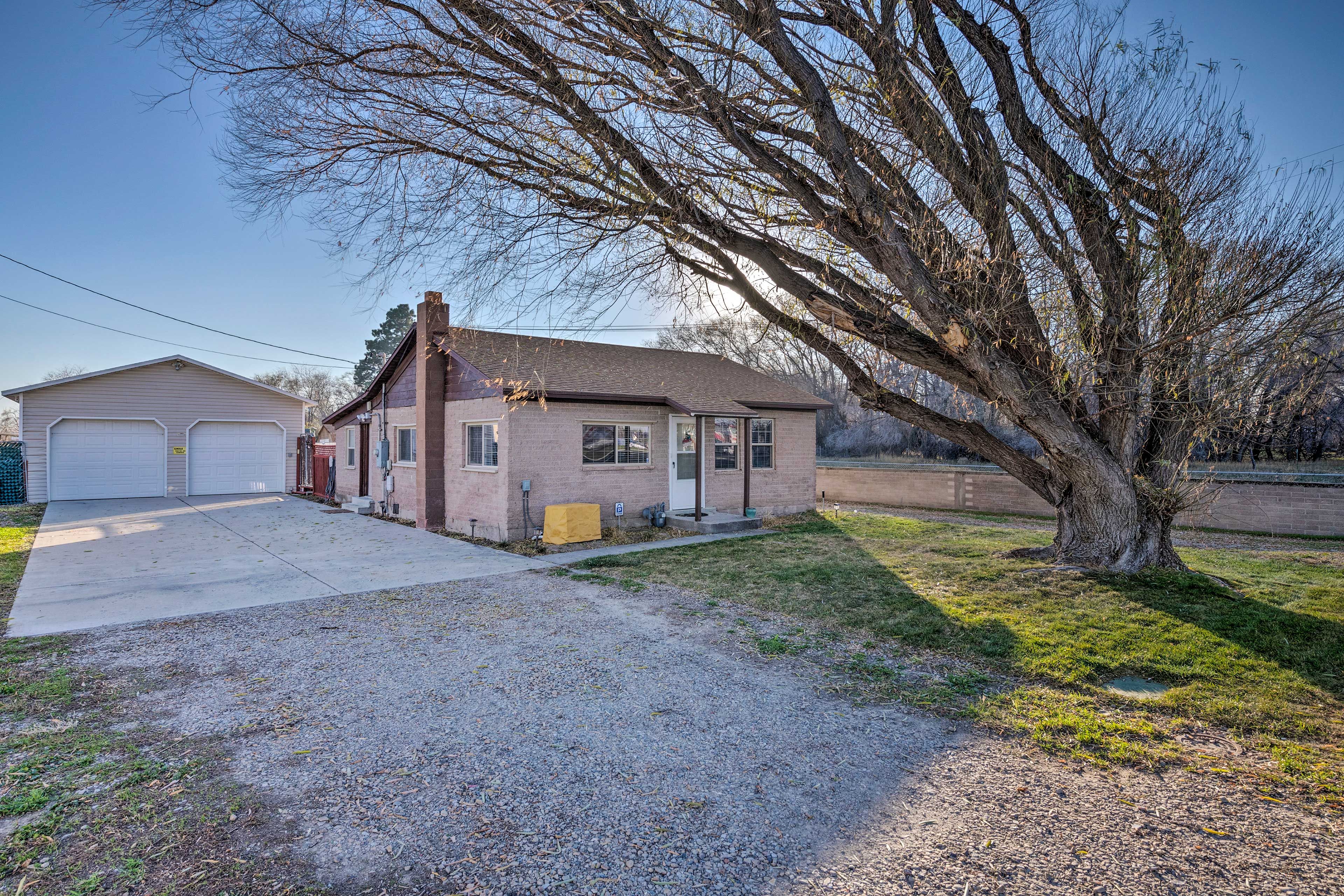 Parking | Cement Driveway (4 Vehicles) | RV Parking