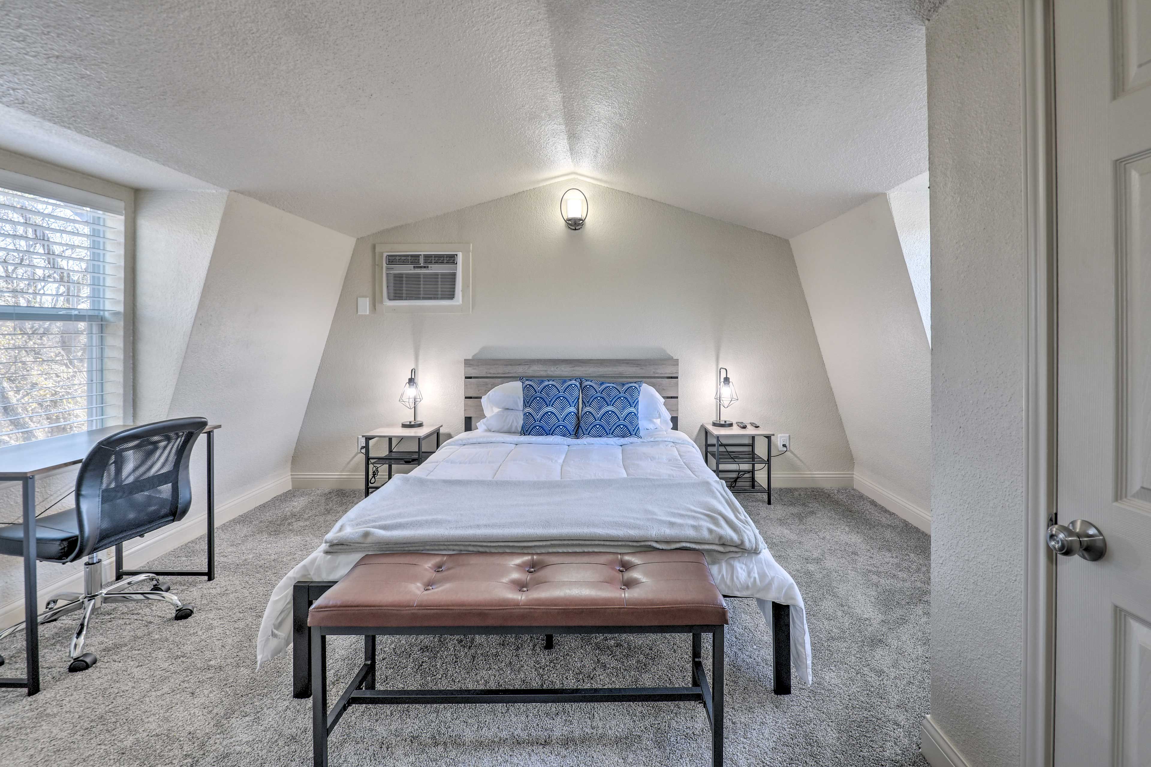 Bedroom 1 | Queen Bed | 2nd Floor