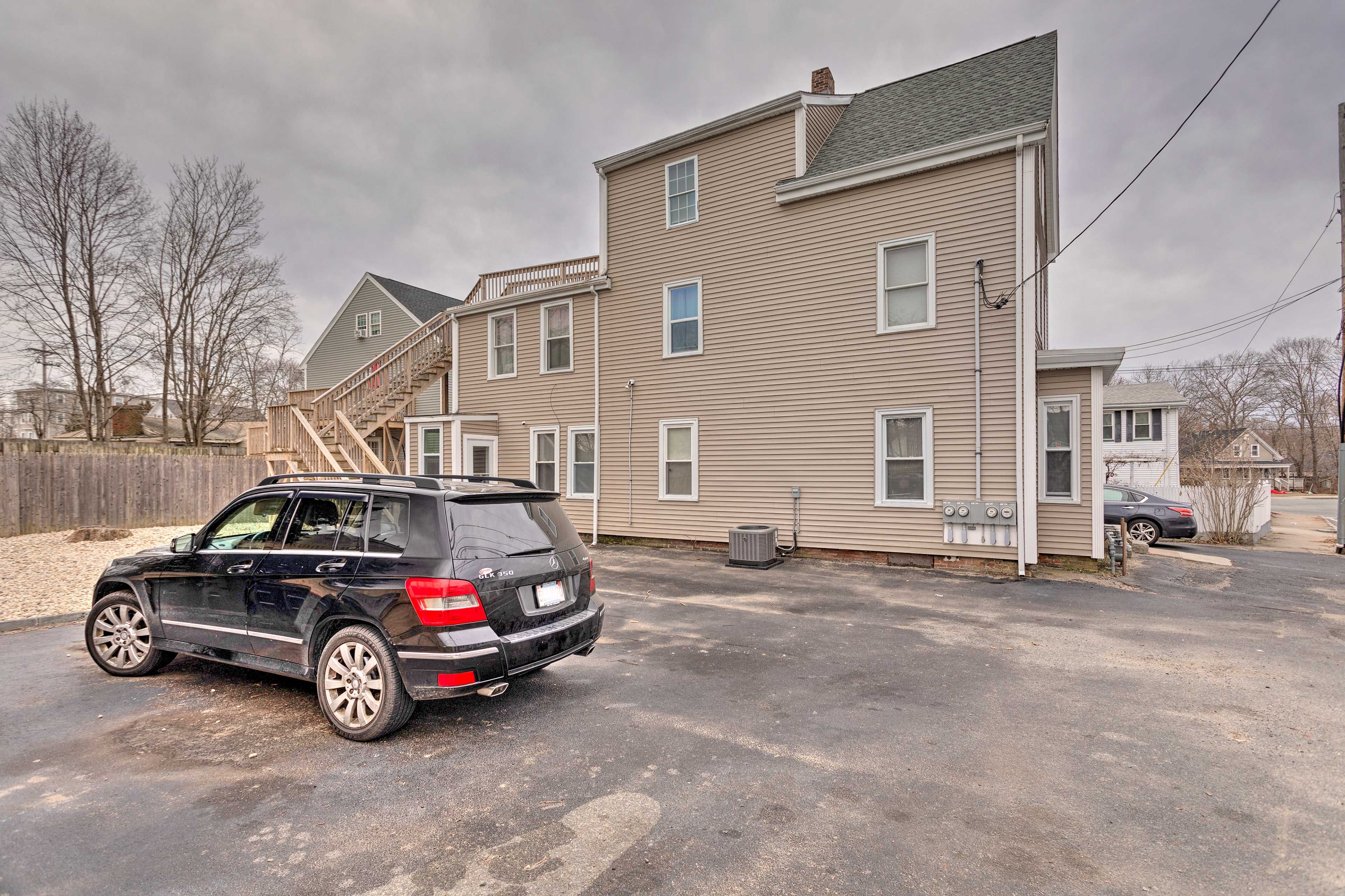 Parking | Driveway (2 Vehicles)