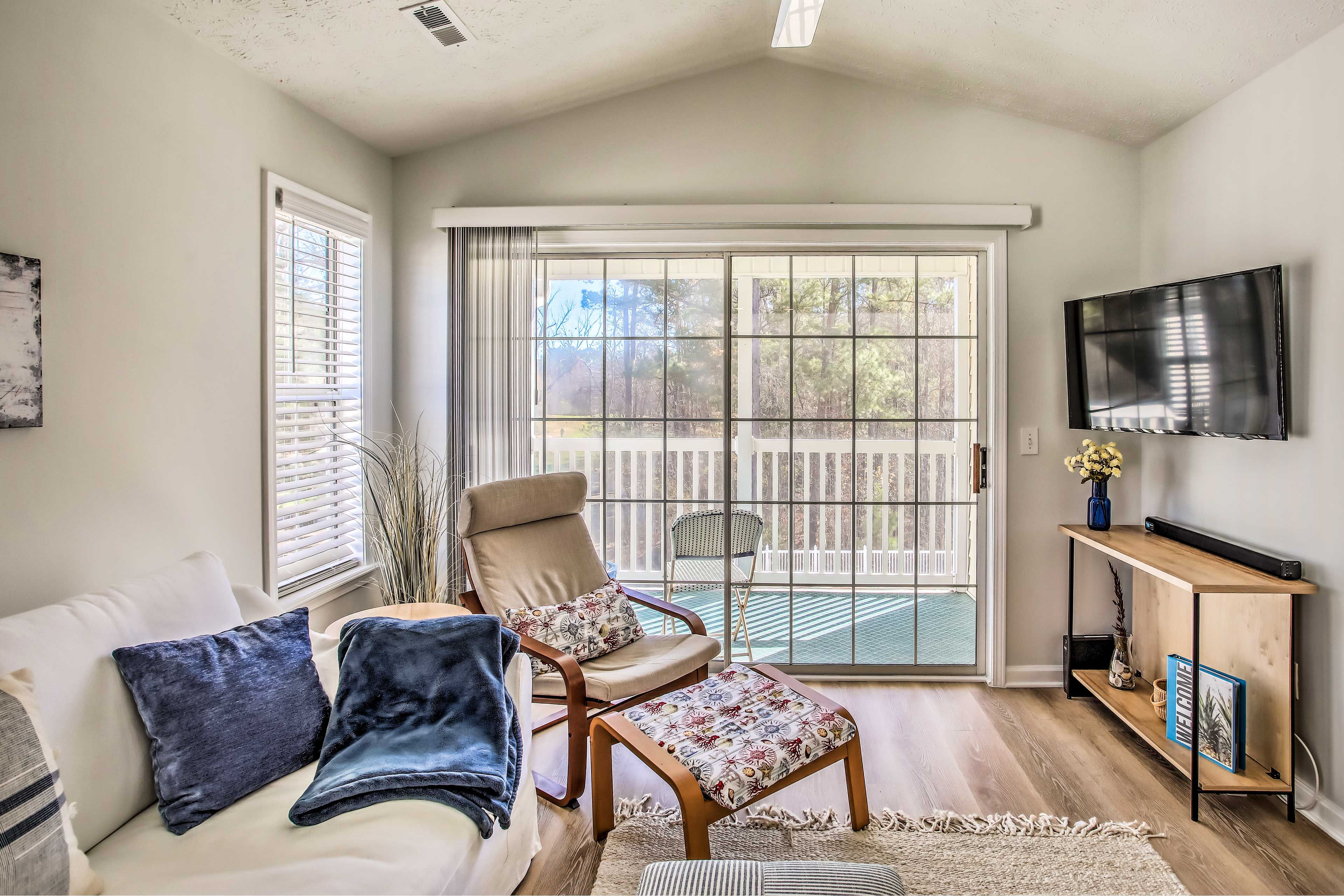 Living Room | Keyless Entry