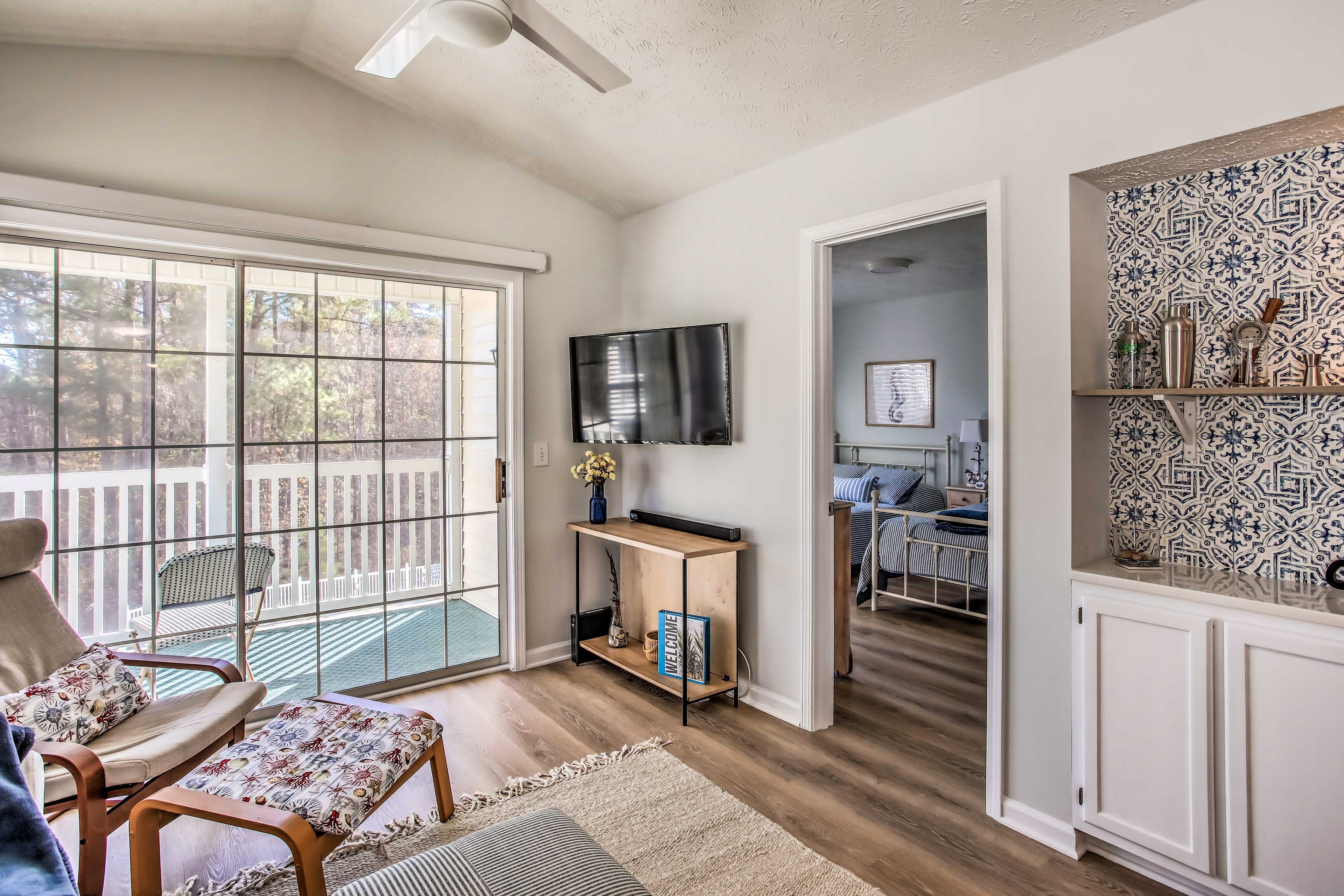 Living Room | Smart TV