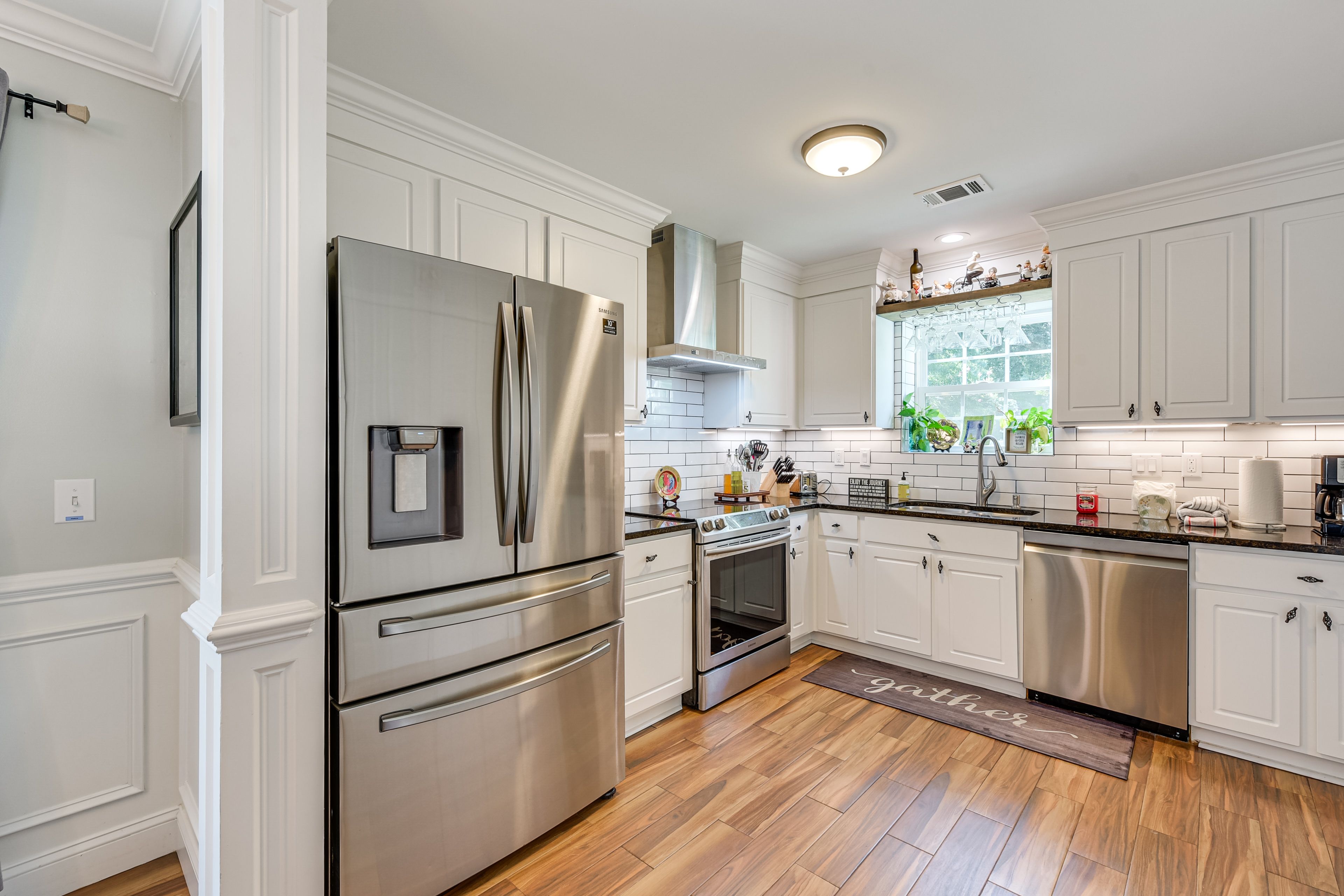 Kitchen | Fully Equipped | Keurig Coffee Maker | Toaster | Cooking Basics