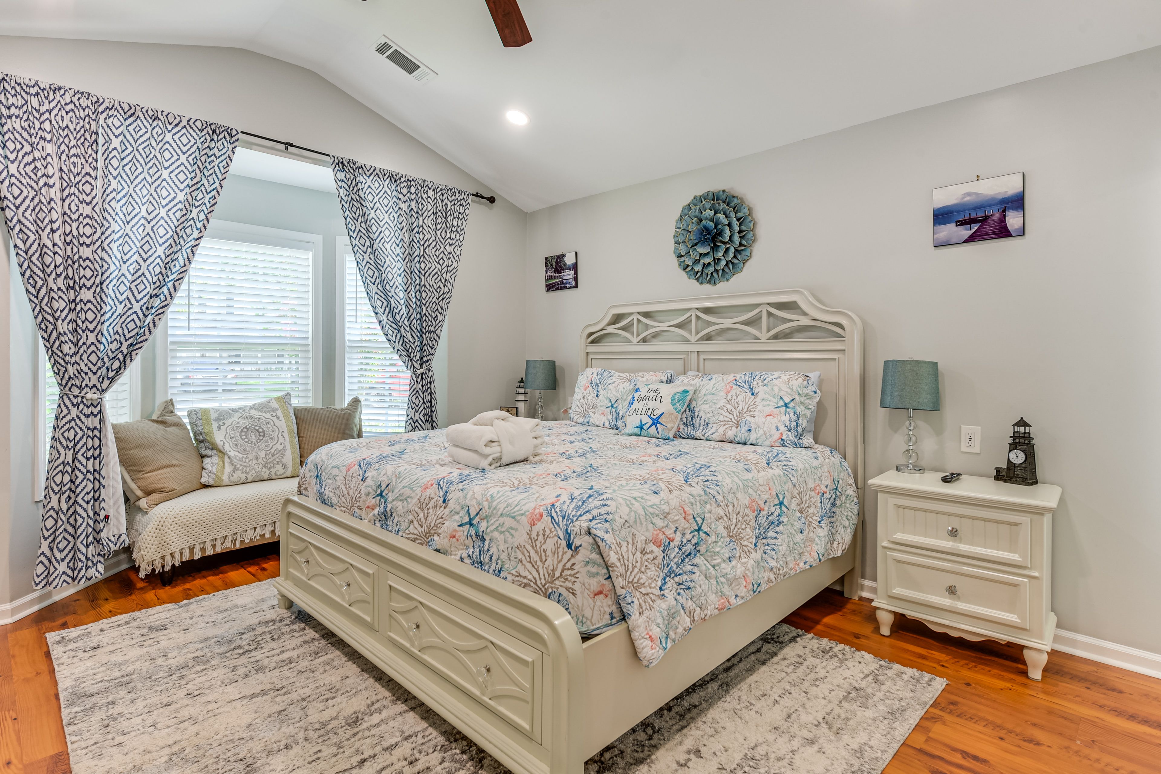 Bedroom 1 | King Bed | Smart TV | Linens Provided